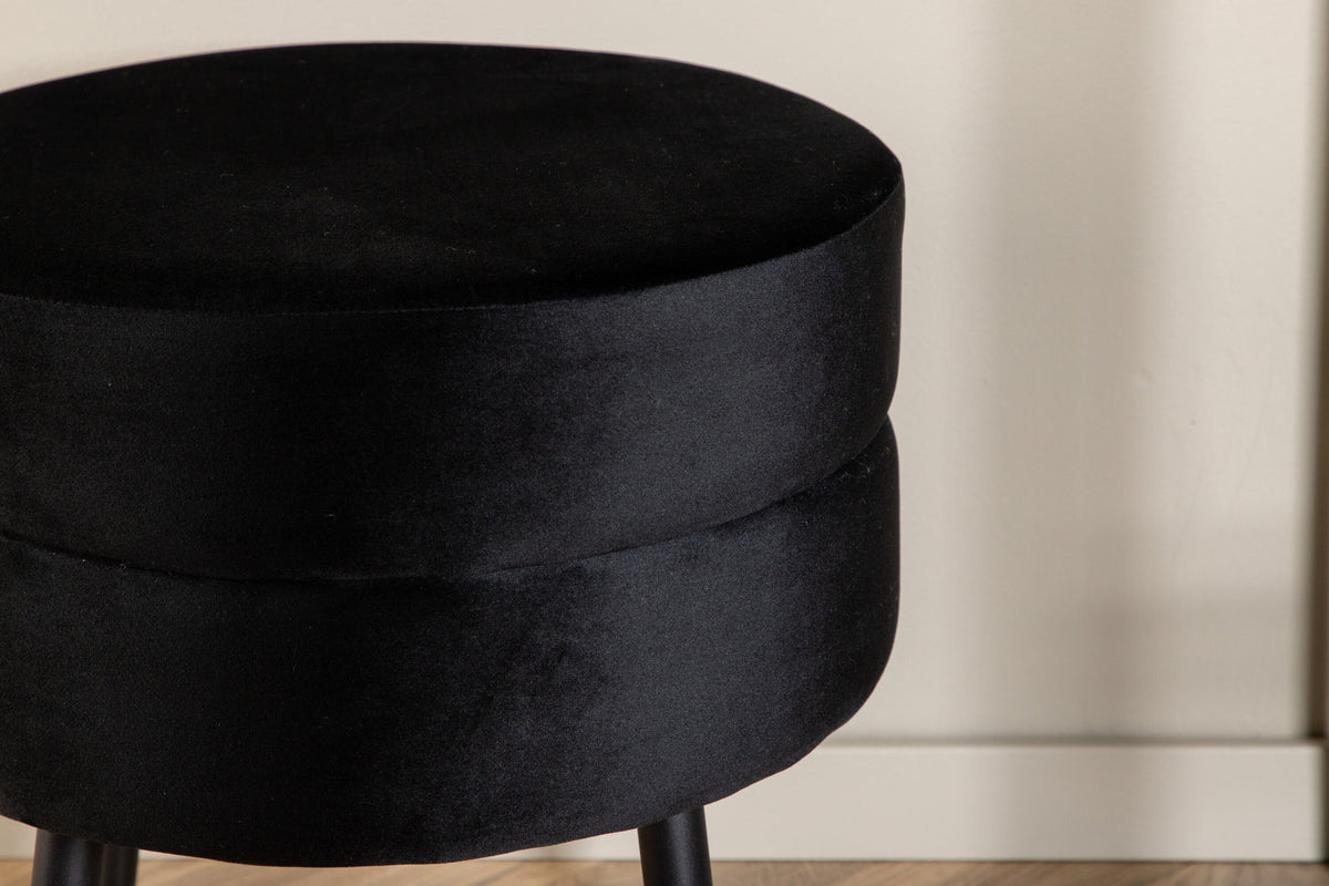 Pot Ottoman / Pouf in Schwarz präsentiert im Onlineshop von KAQTU Design AG. Pouf ist von Venture Home