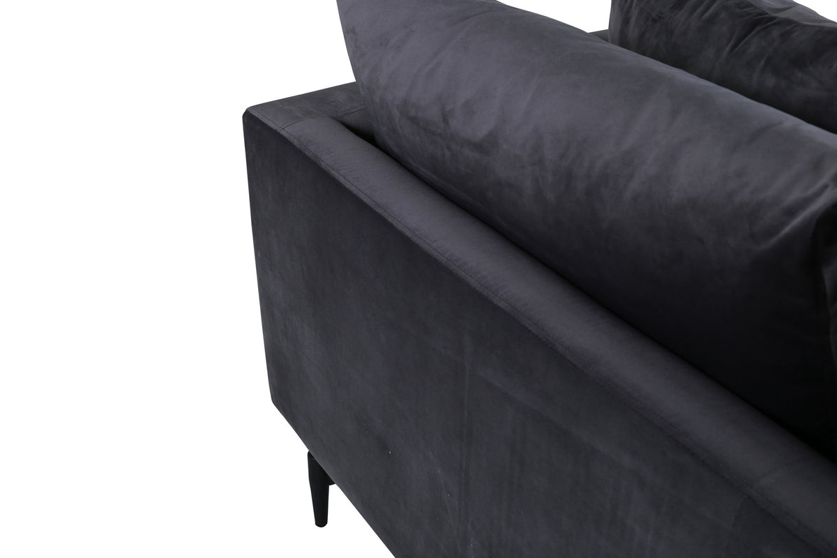 Sofia Sofa in Dunkelgrau präsentiert im Onlineshop von KAQTU Design AG. 3er Sofa ist von Venture Home