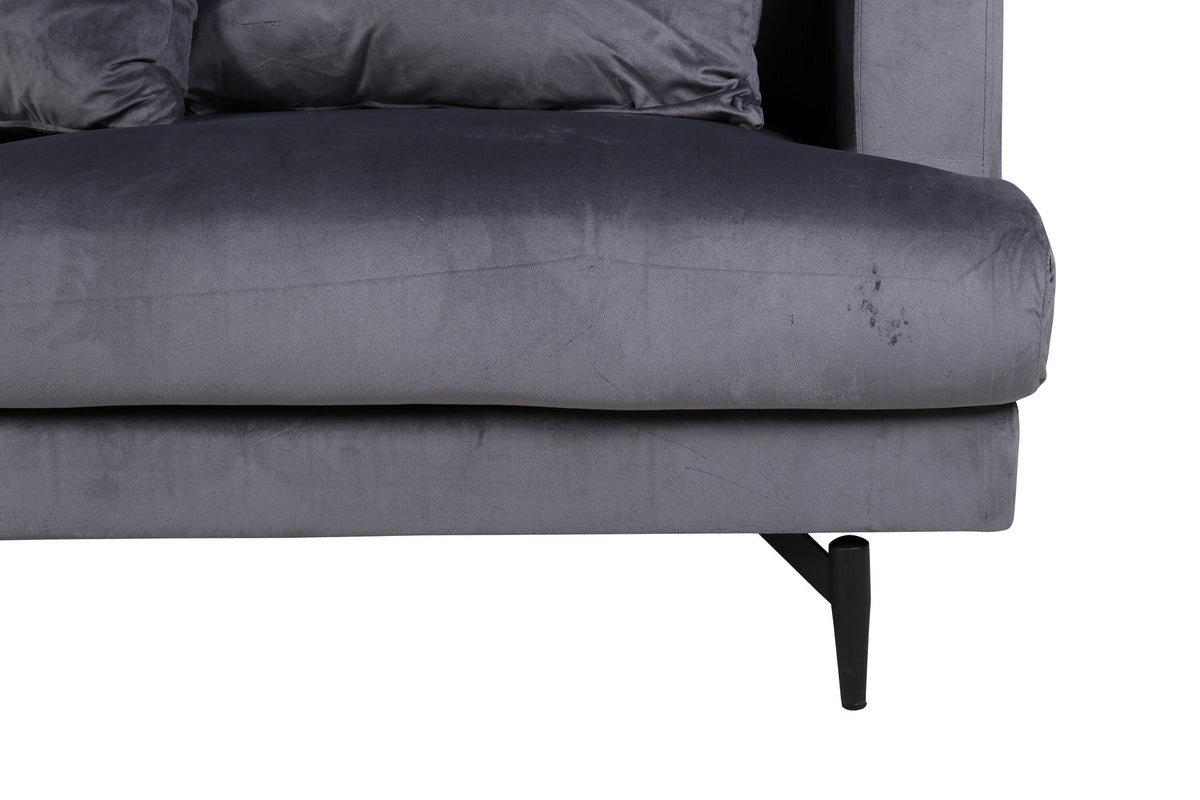 Sofia Sofa in Dunkelgrau präsentiert im Onlineshop von KAQTU Design AG. 3er Sofa ist von Venture Home