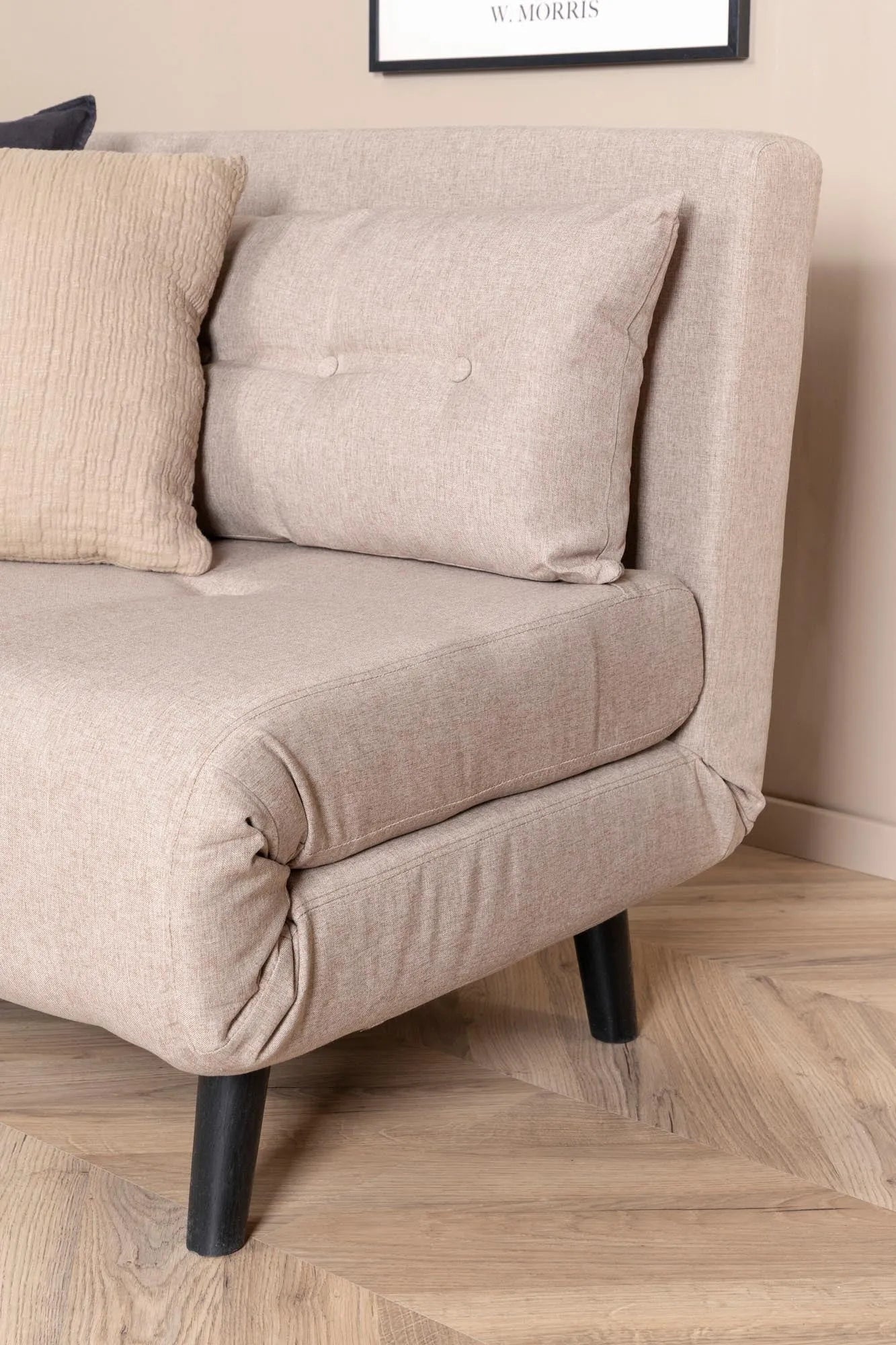 Vicky Bettsofa: Stilvolles Design trifft auf praktischen Komfort.
