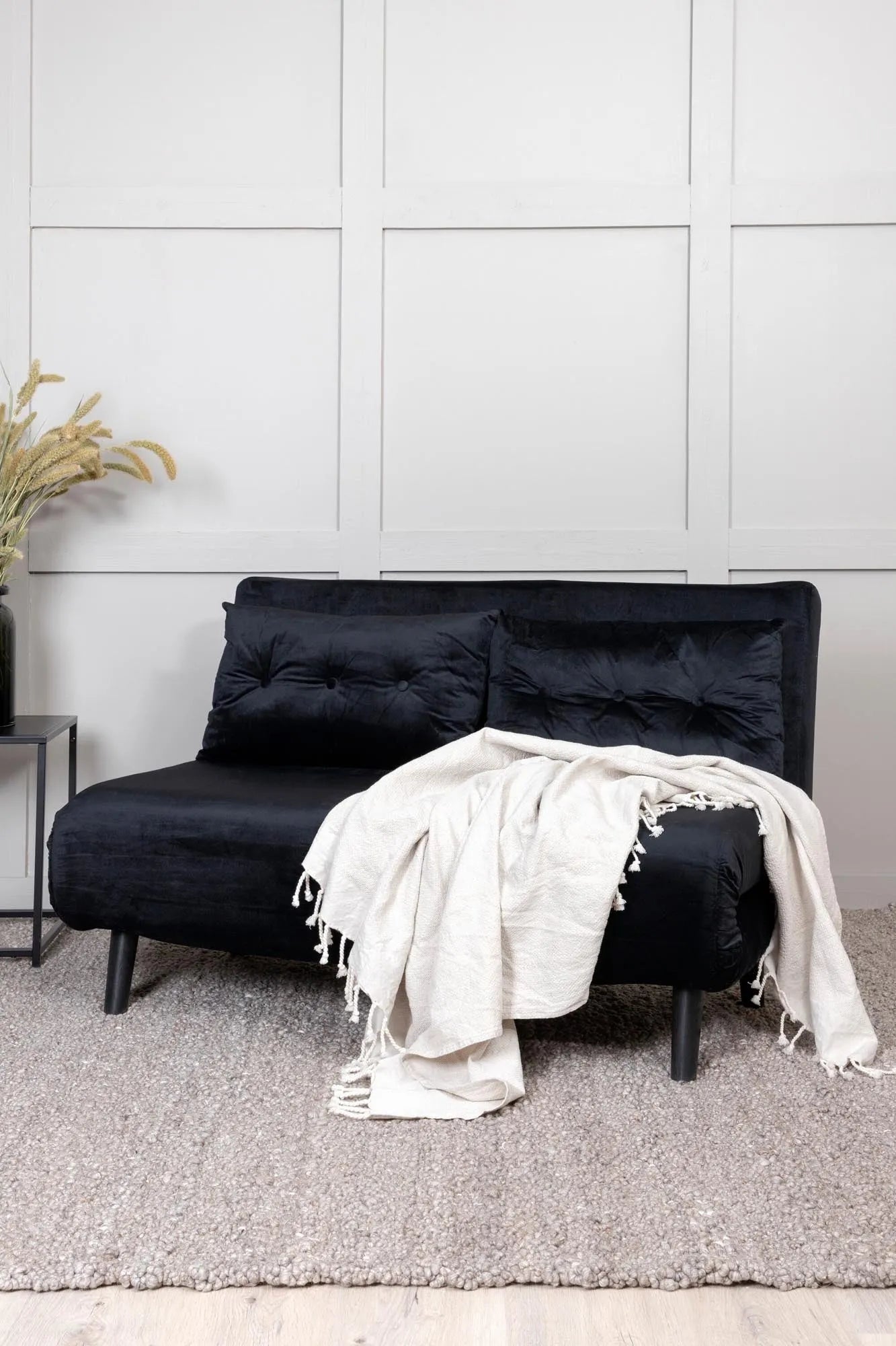 Vicky Bettsofa: Stilvolles Design trifft auf praktischen Komfort.