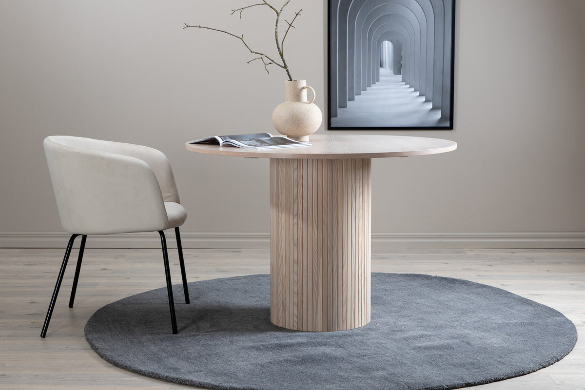 Bianca Esstisch in Tünchen präsentiert im Onlineshop von KAQTU Design AG. Esstisch ist von Venture Home