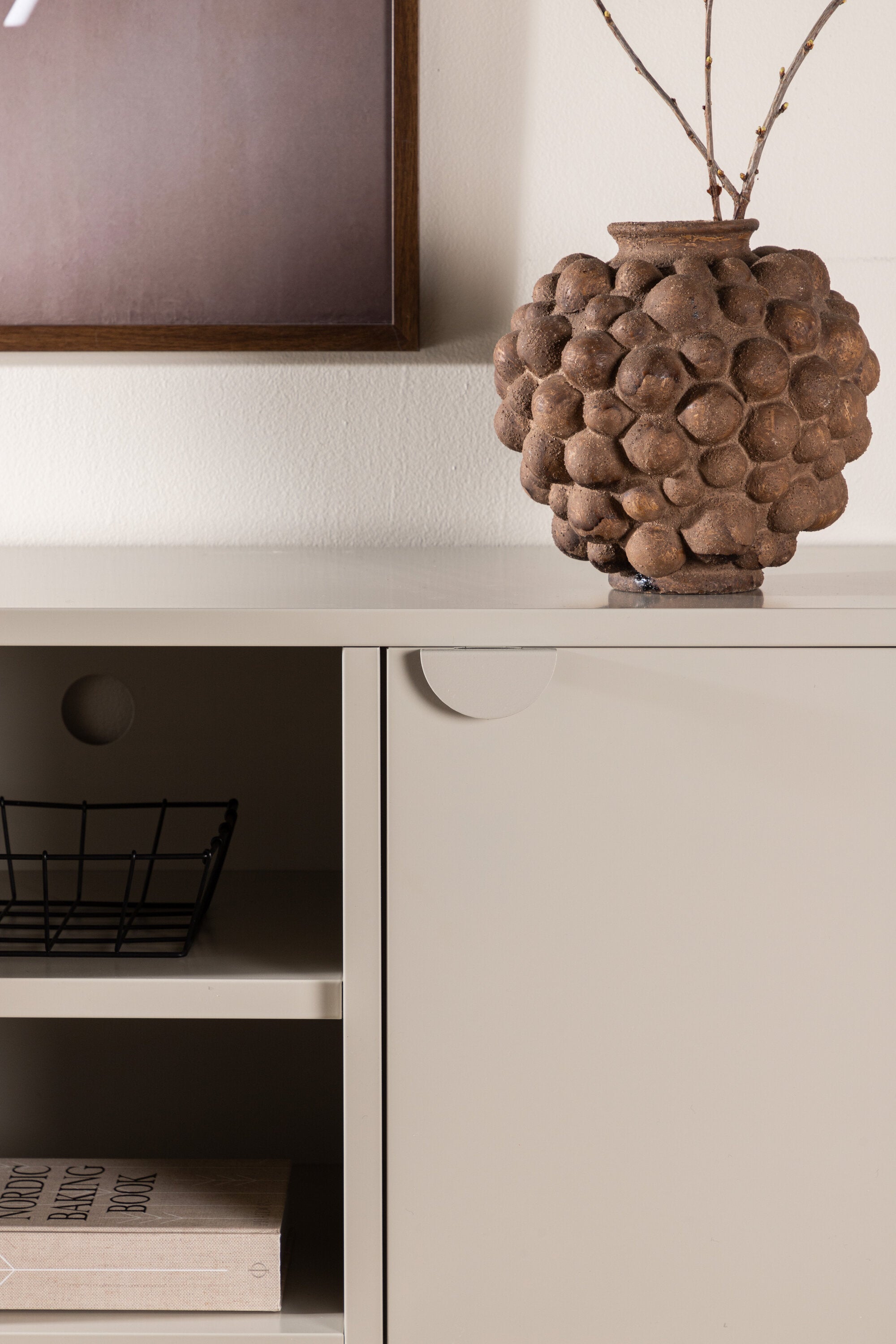 Piring TV Ständer in Beige präsentiert im Onlineshop von KAQTU Design AG. TV-Möbel ist von Venture Home