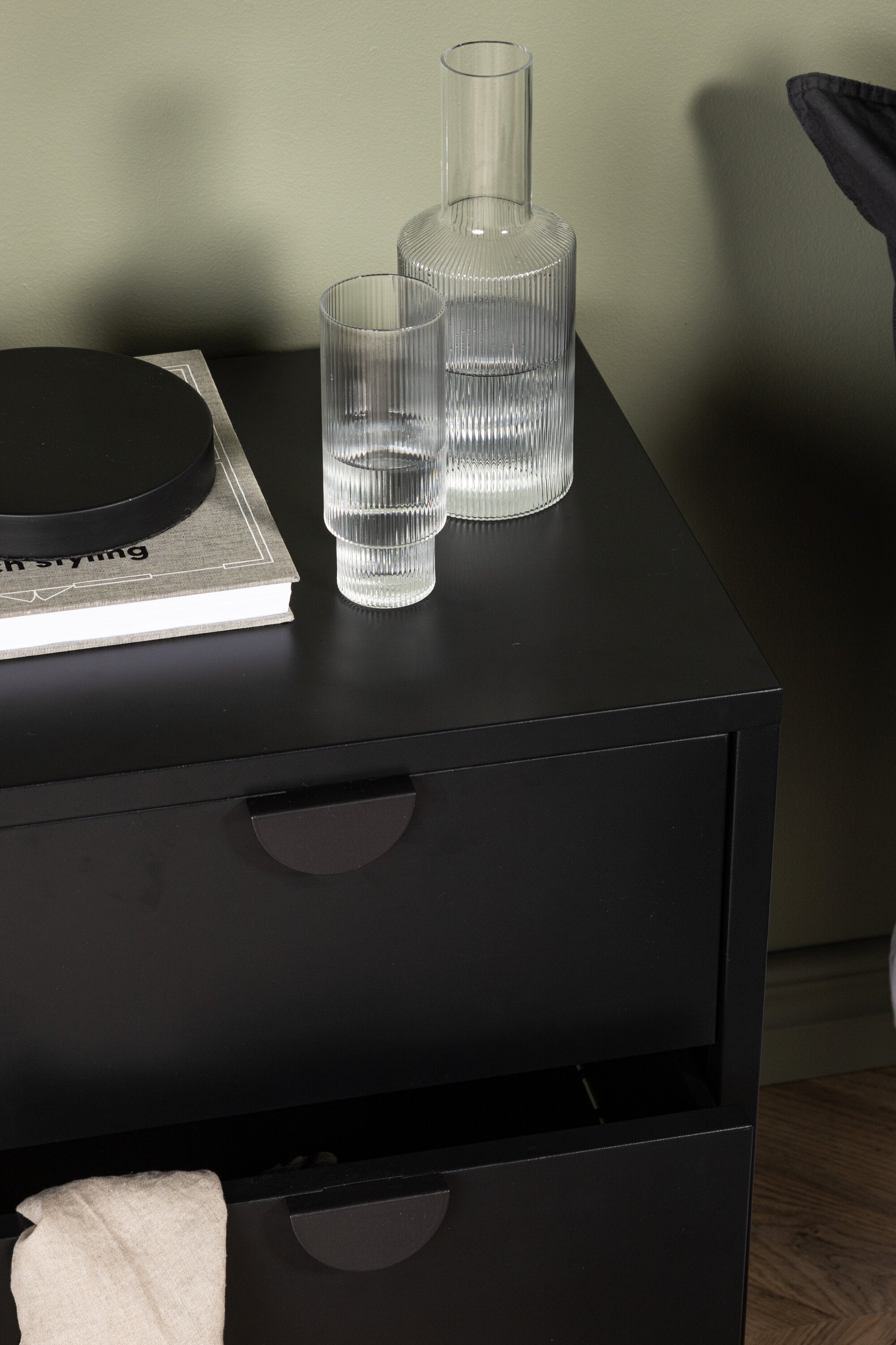 Piring 2 Korpus in Schwarz präsentiert im Onlineshop von KAQTU Design AG. Regal Zubehör ist von Venture Home