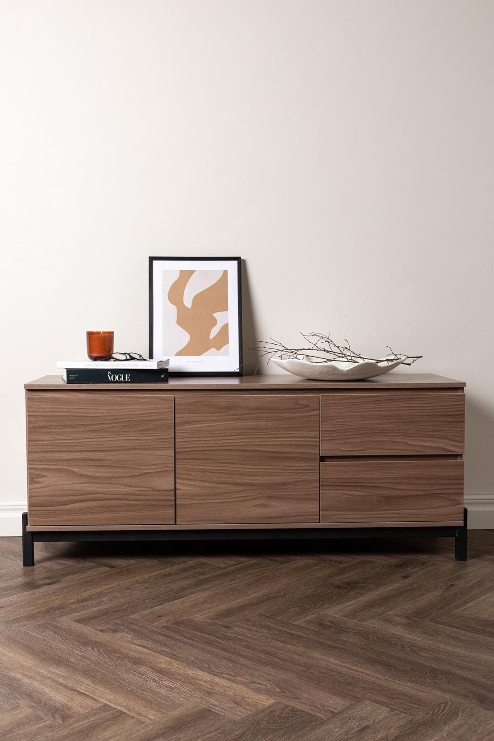 Corpus Sideboard in Nussbaum präsentiert im Onlineshop von KAQTU Design AG. Sideboard ist von Venture Home