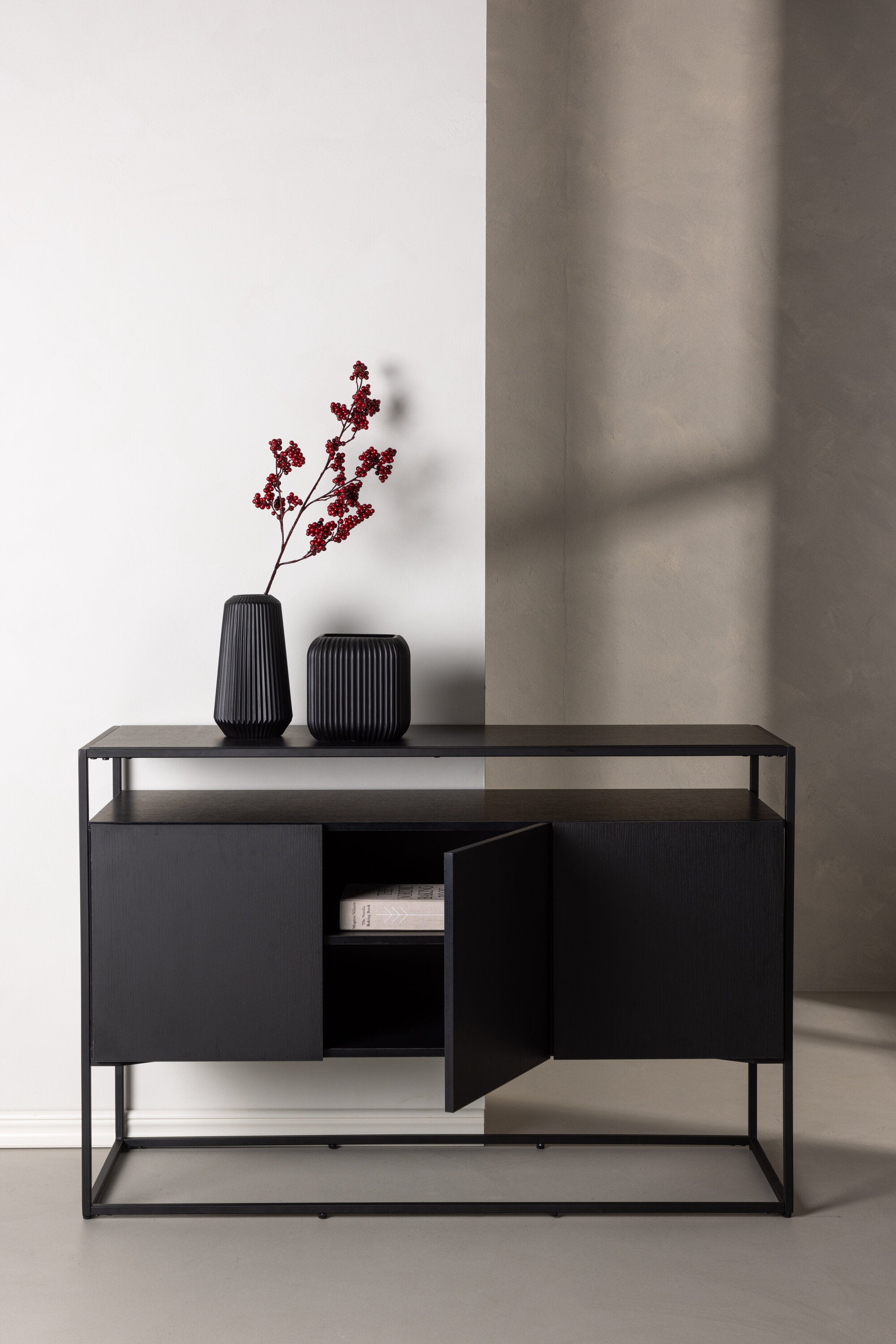 Kingsport Kabinett in Schwarz präsentiert im Onlineshop von KAQTU Design AG. Cabinet ist von Venture Home