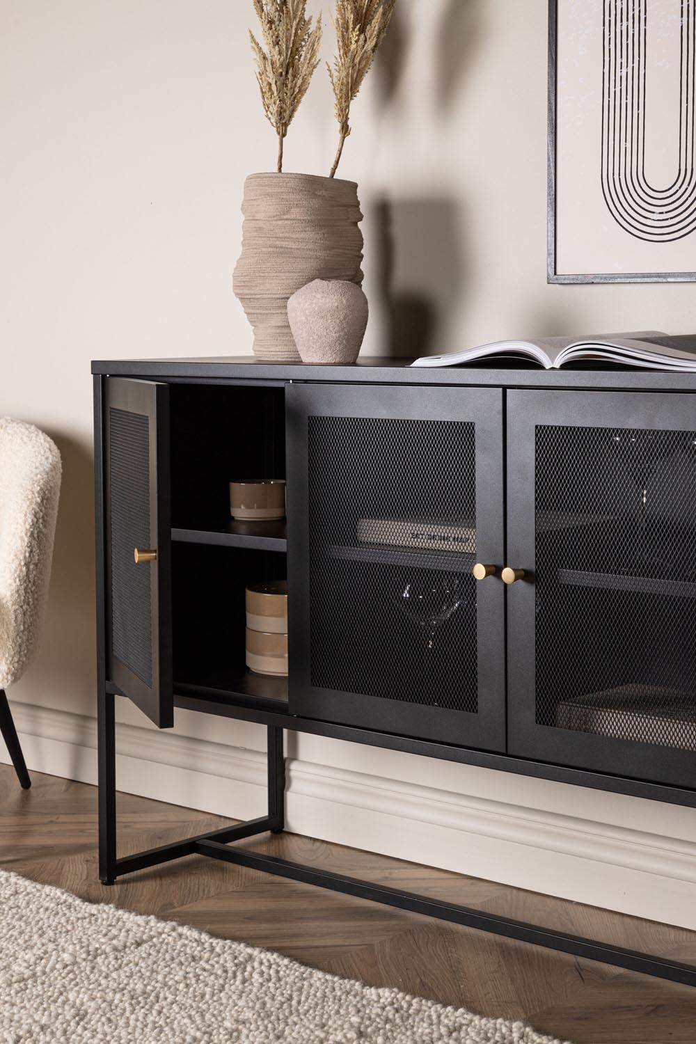 Malla Kabinett in Schwarz präsentiert im Onlineshop von KAQTU Design AG. Cabinet ist von Venture Home