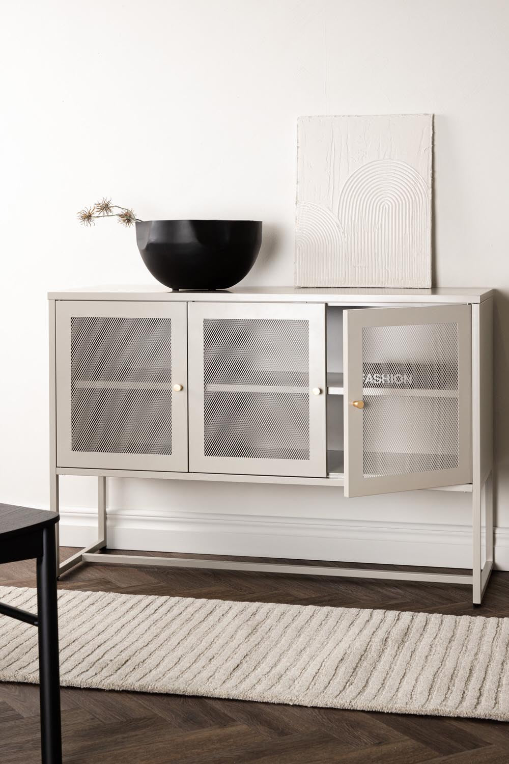Malla Kabinett in Beige präsentiert im Onlineshop von KAQTU Design AG. Cabinet ist von Venture Home