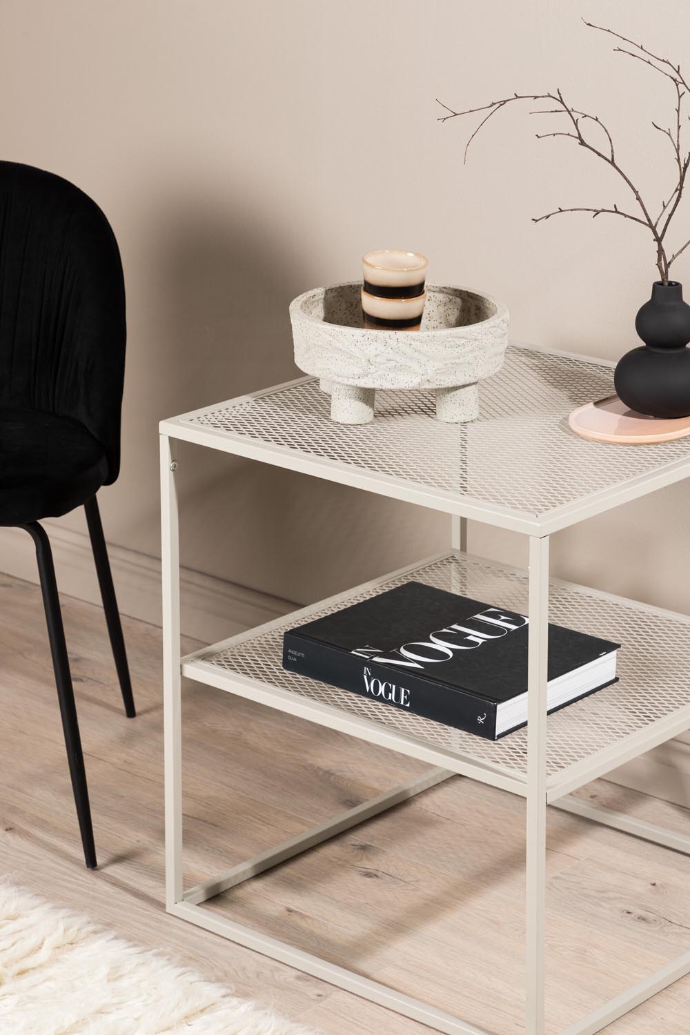 Netz Beistelltisch in Beige präsentiert im Onlineshop von KAQTU Design AG. Beistelltisch ist von Venture Home