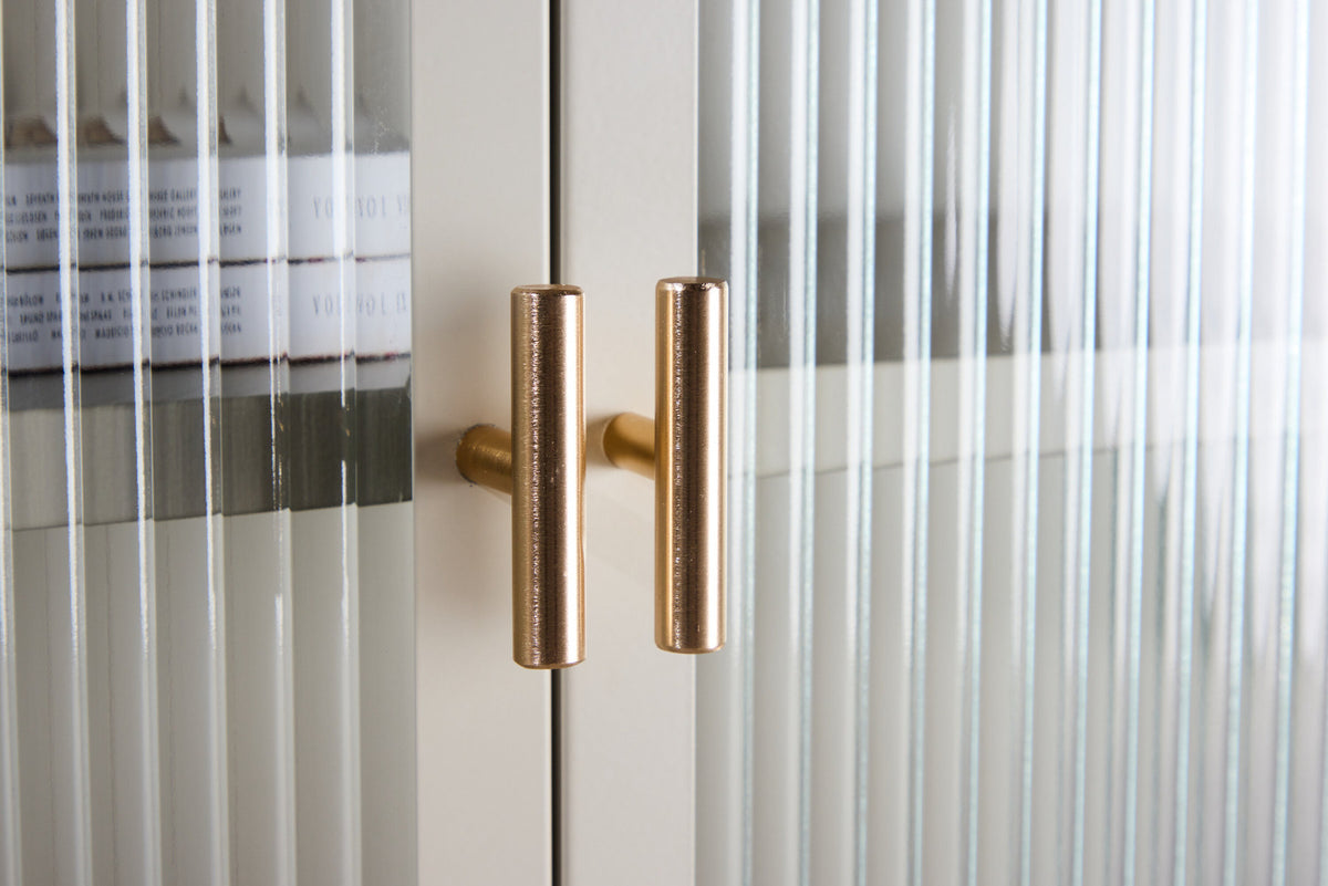 Garis Cabinet in Beige präsentiert im Onlineshop von KAQTU Design AG. Cabinet ist von Venture Home