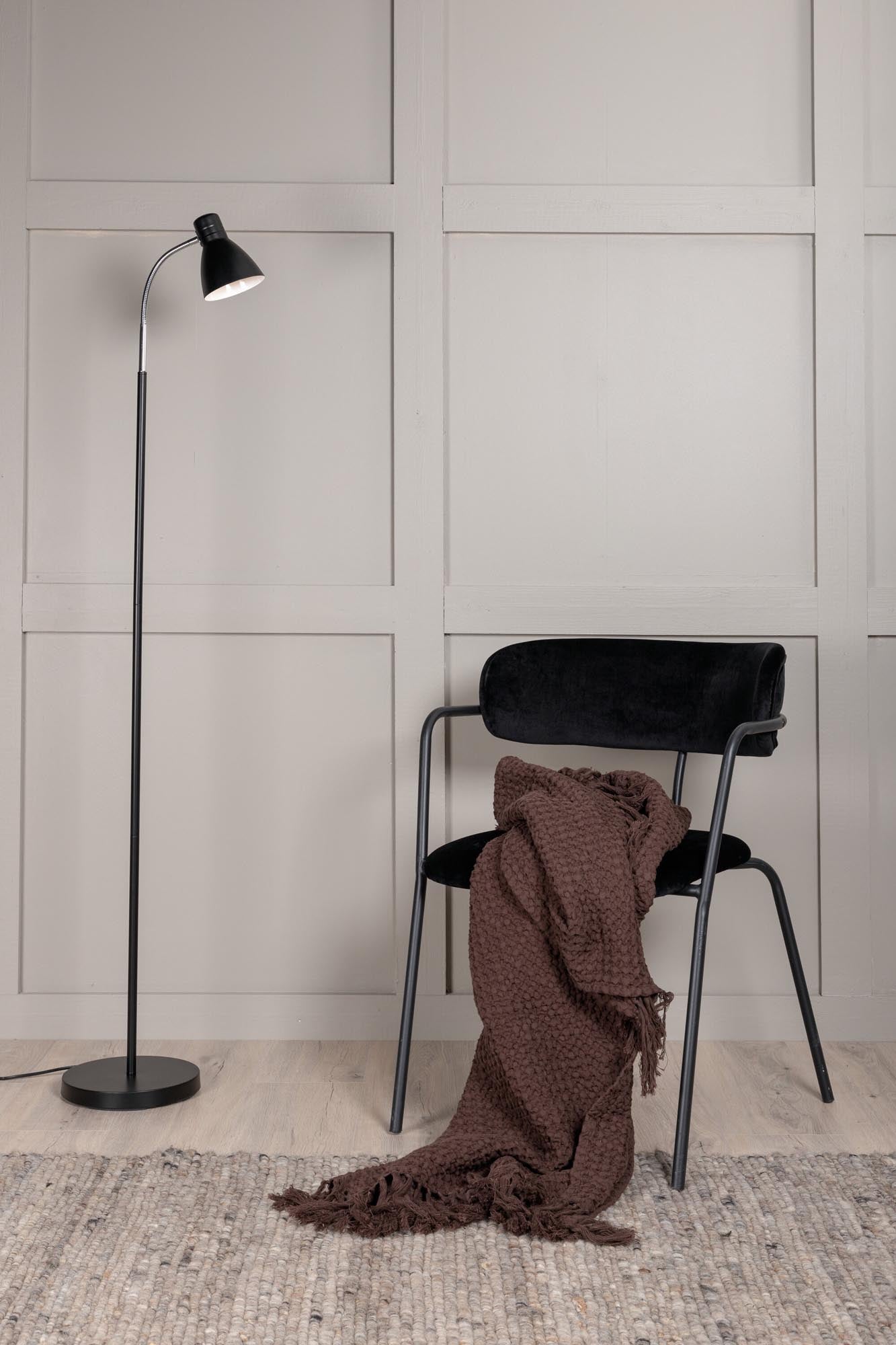 Lina Stehleuchte in Schwarz präsentiert im Onlineshop von KAQTU Design AG. Stehleuchte ist von Venture Home