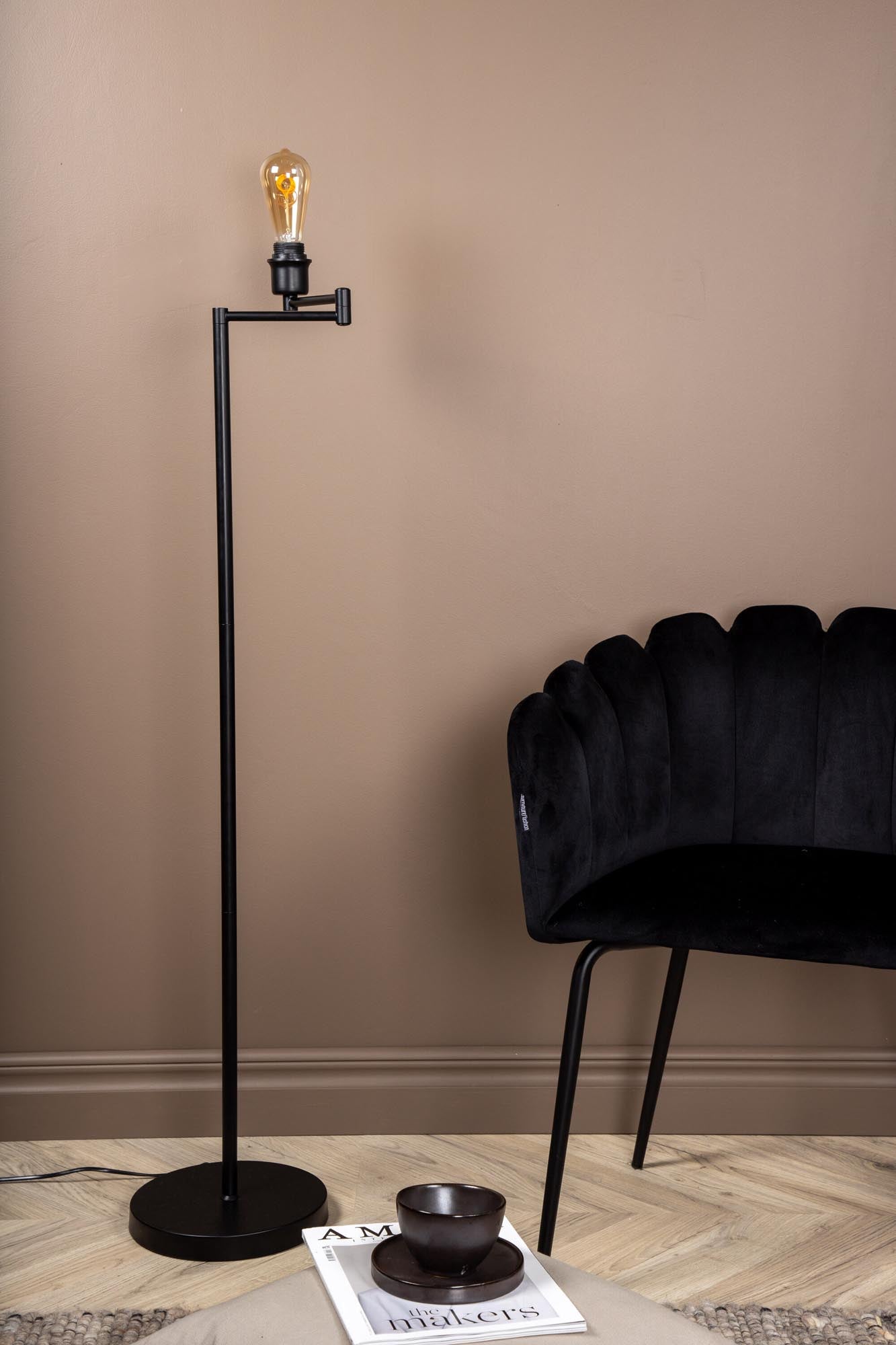 Virro Stehleuchte in Schwarz präsentiert im Onlineshop von KAQTU Design AG. Stehleuchte ist von Venture Home