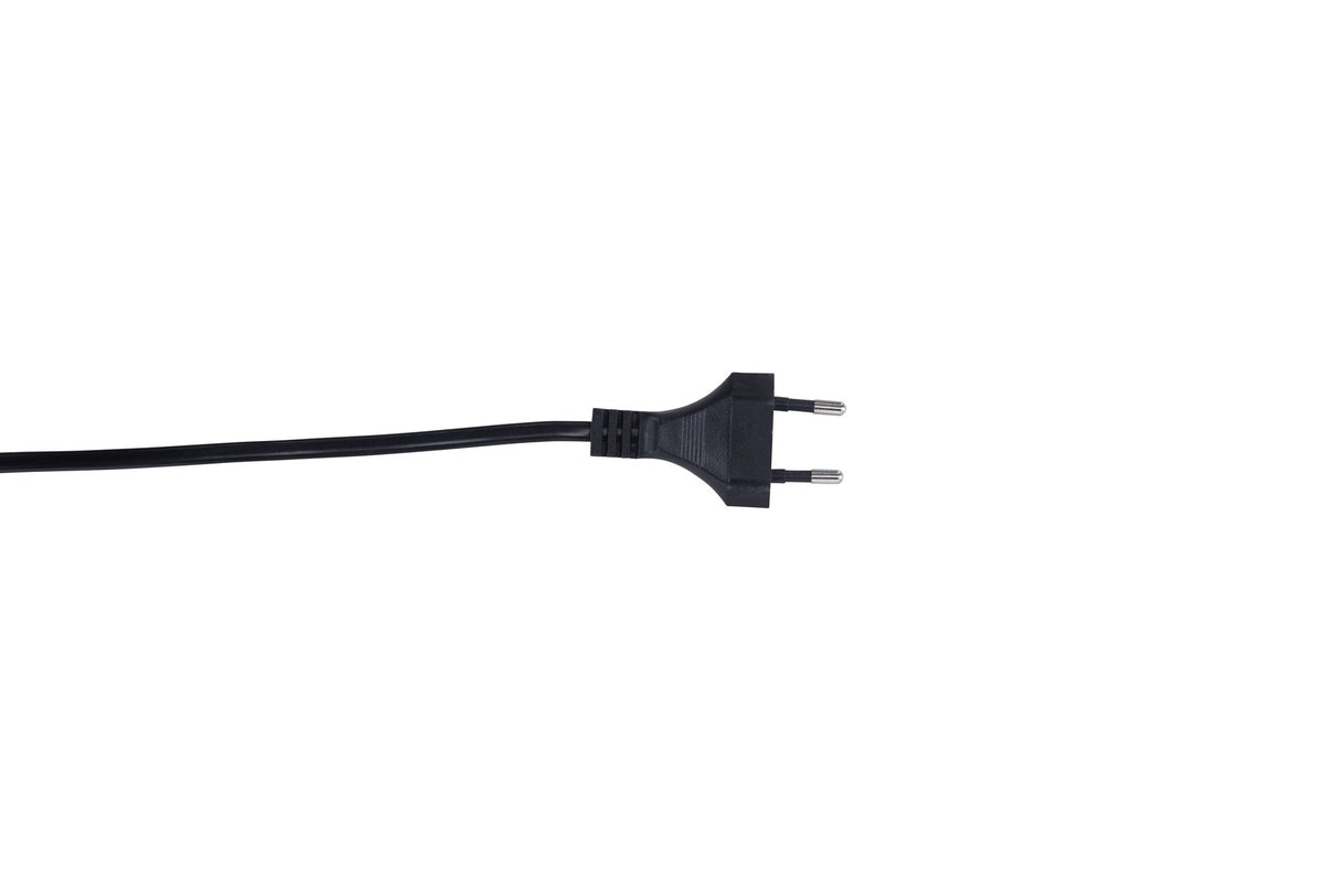 Schwarze Virro Tischleuchte aus PVC und Stahl mit verstellbarem Ständer und offen sichtbarer Glühbirne, freistehend fotografiert.