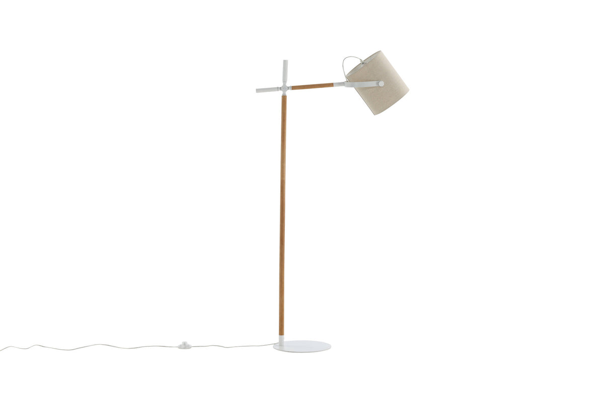 Dennis Stehleuchte in Weiss präsentiert im Onlineshop von KAQTU Design AG. Stehleuchte ist von Venture Home