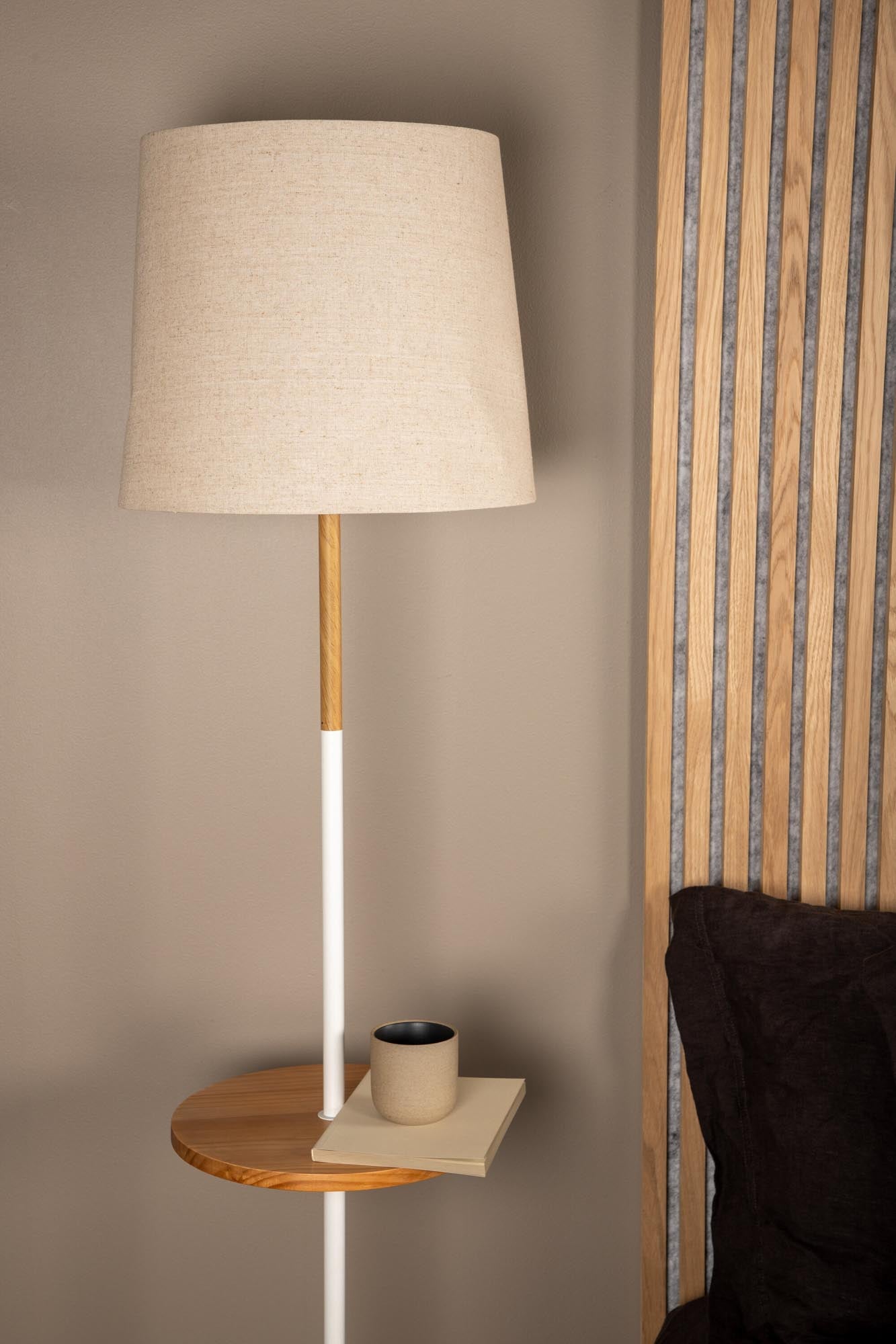Hattman Stehleuchte in Beige präsentiert im Onlineshop von KAQTU Design AG. Stehleuchte ist von Venture Home