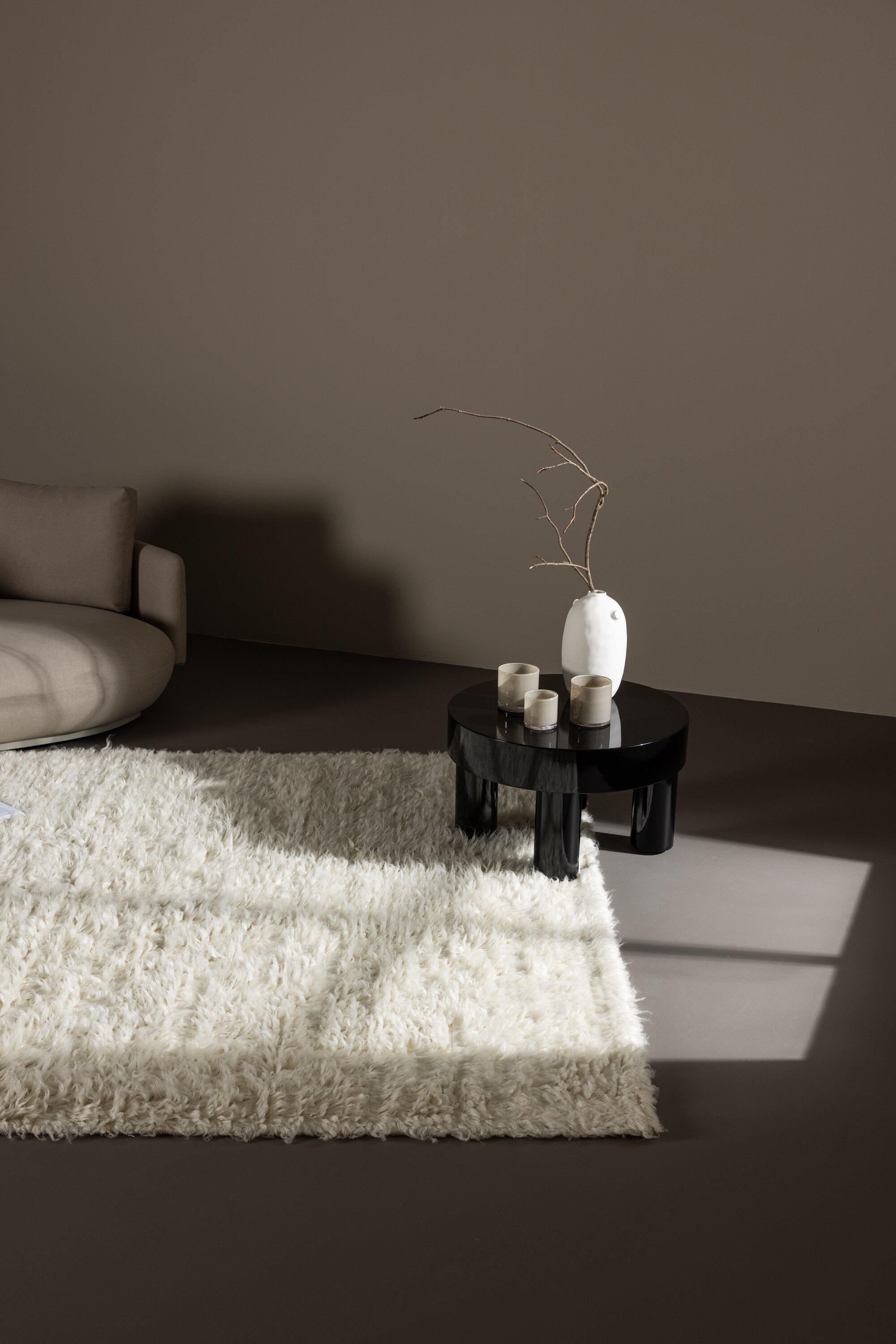 Leiko Teppich in Weiss präsentiert im Onlineshop von KAQTU Design AG. Teppich ist von Venture Home