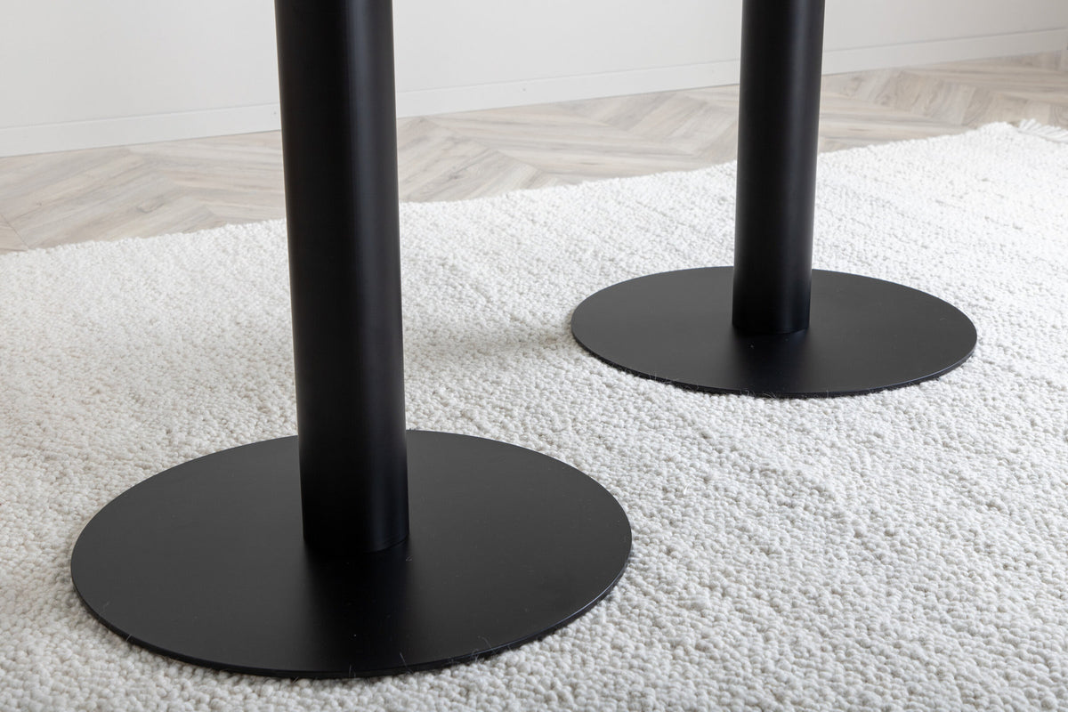 Betina Teppich in Weiss präsentiert im Onlineshop von KAQTU Design AG. Teppich ist von Venture Home