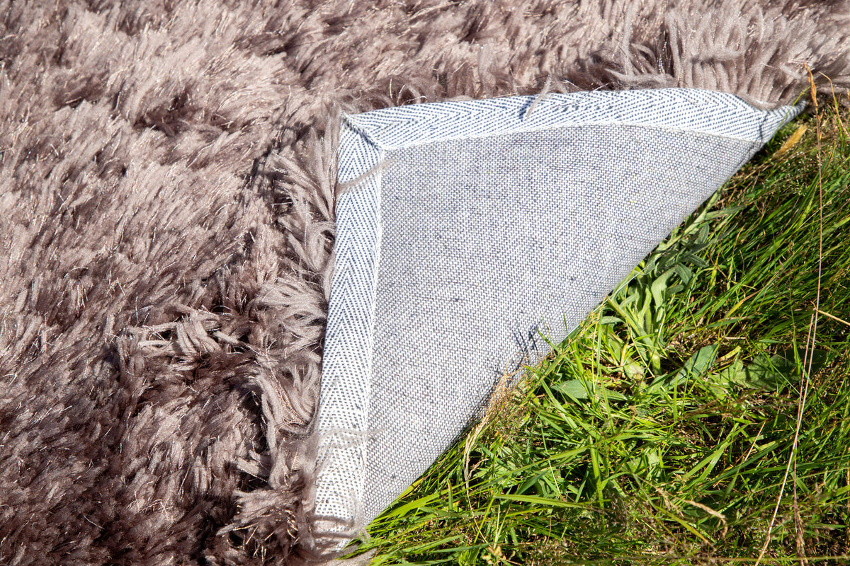 Grace Teppich in Braun präsentiert im Onlineshop von KAQTU Design AG. Teppich ist von Venture Home