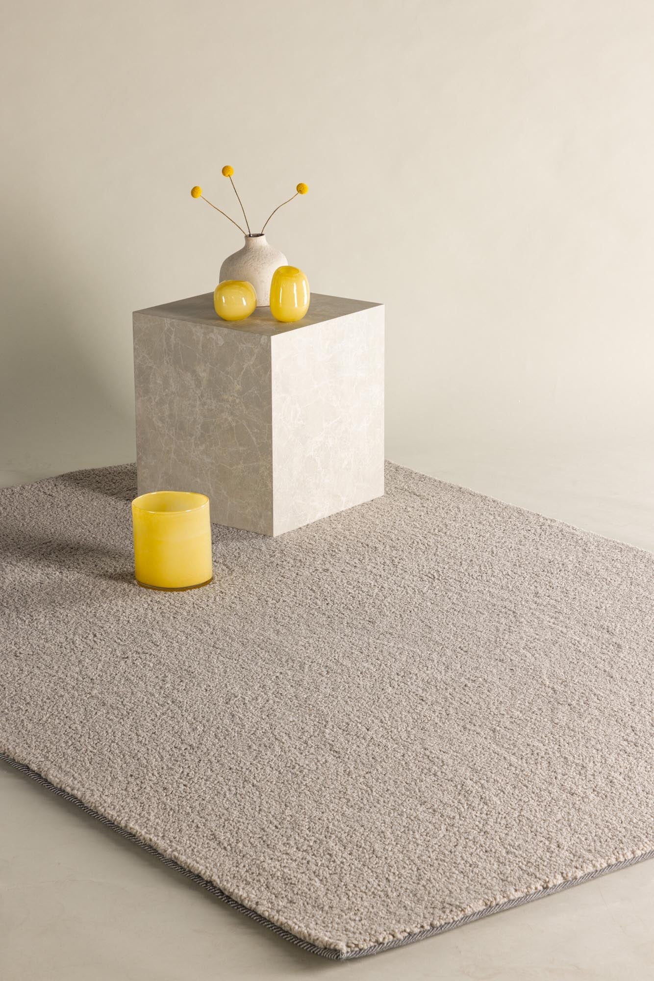 Kuscheliger Teddy-Teppich von Venture Home, weich und stilvoll, ideal für gemütliche Wohnräume und modernes Design.
