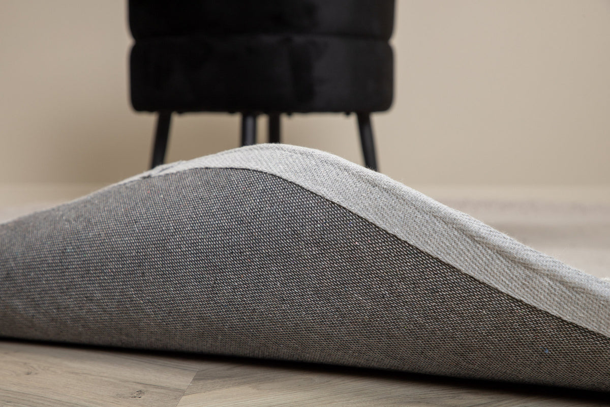 Teddy Teppich in Grau präsentiert im Onlineshop von KAQTU Design AG. Teppich ist von Venture Home