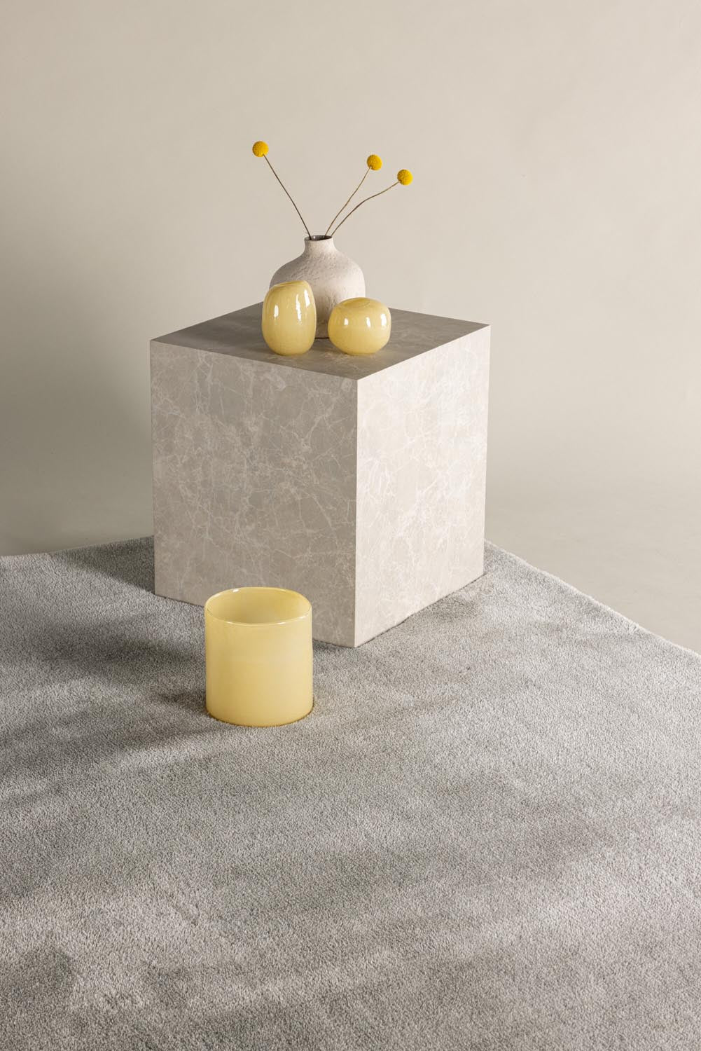 Blanca Teppich in Hellgrau präsentiert im Onlineshop von KAQTU Design AG. Teppich ist von Venture Home