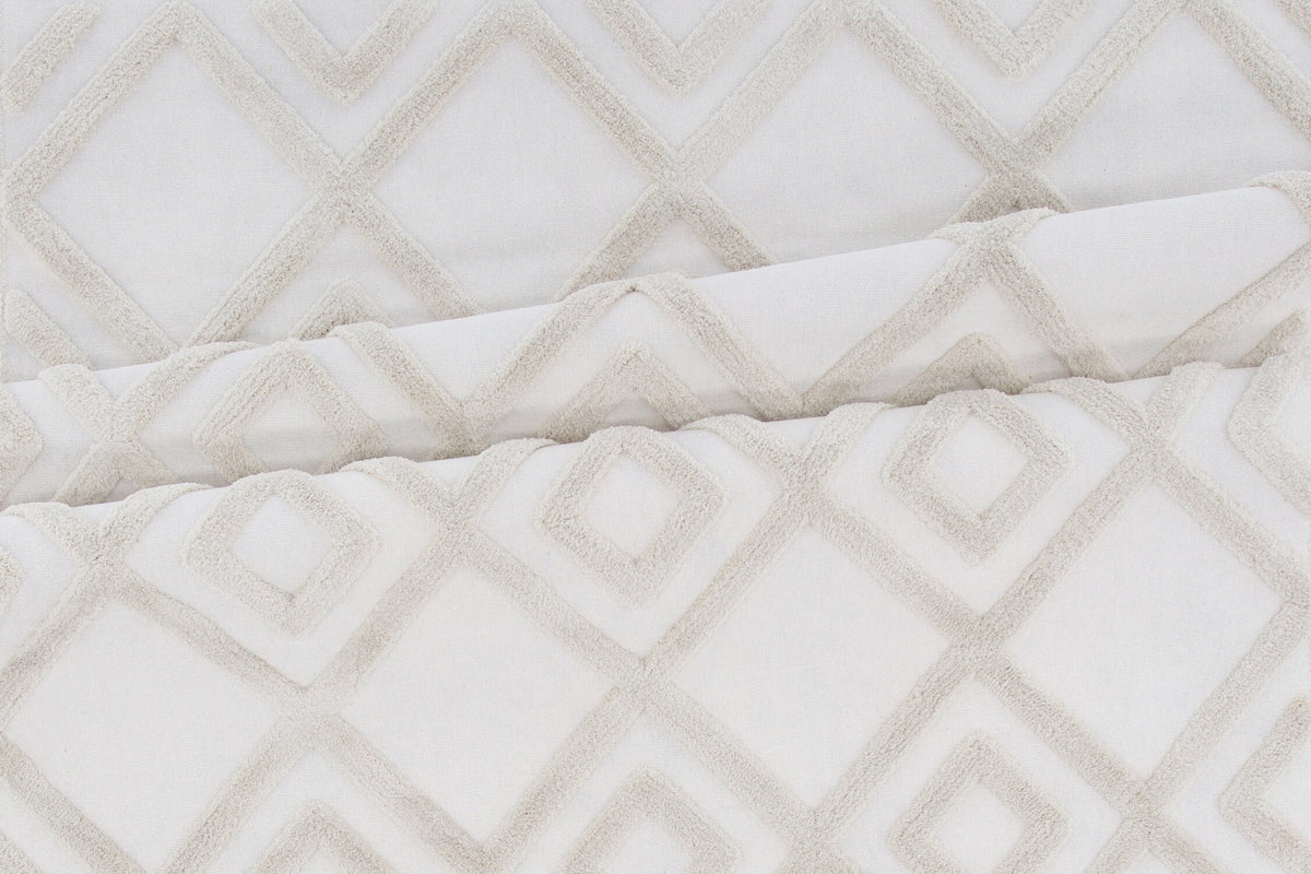 Towa Teppich in Weiss präsentiert im Onlineshop von KAQTU Design AG. Teppich ist von Venture Home