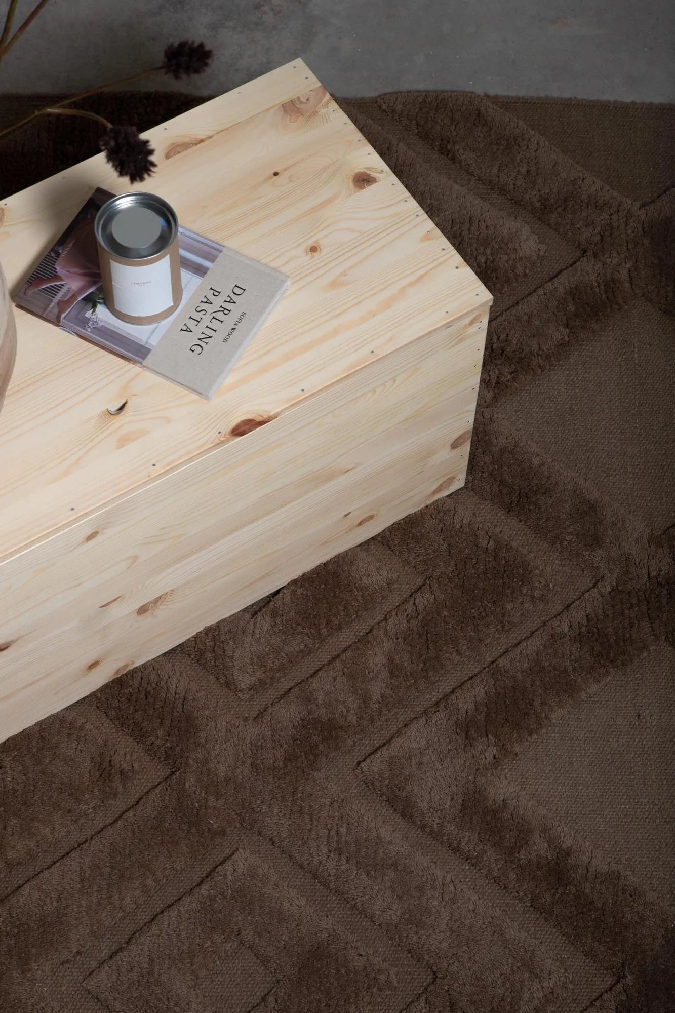 Dahlia Wool Teppich von Vind – Stilvolle Wärme für Ihr Zuhause.