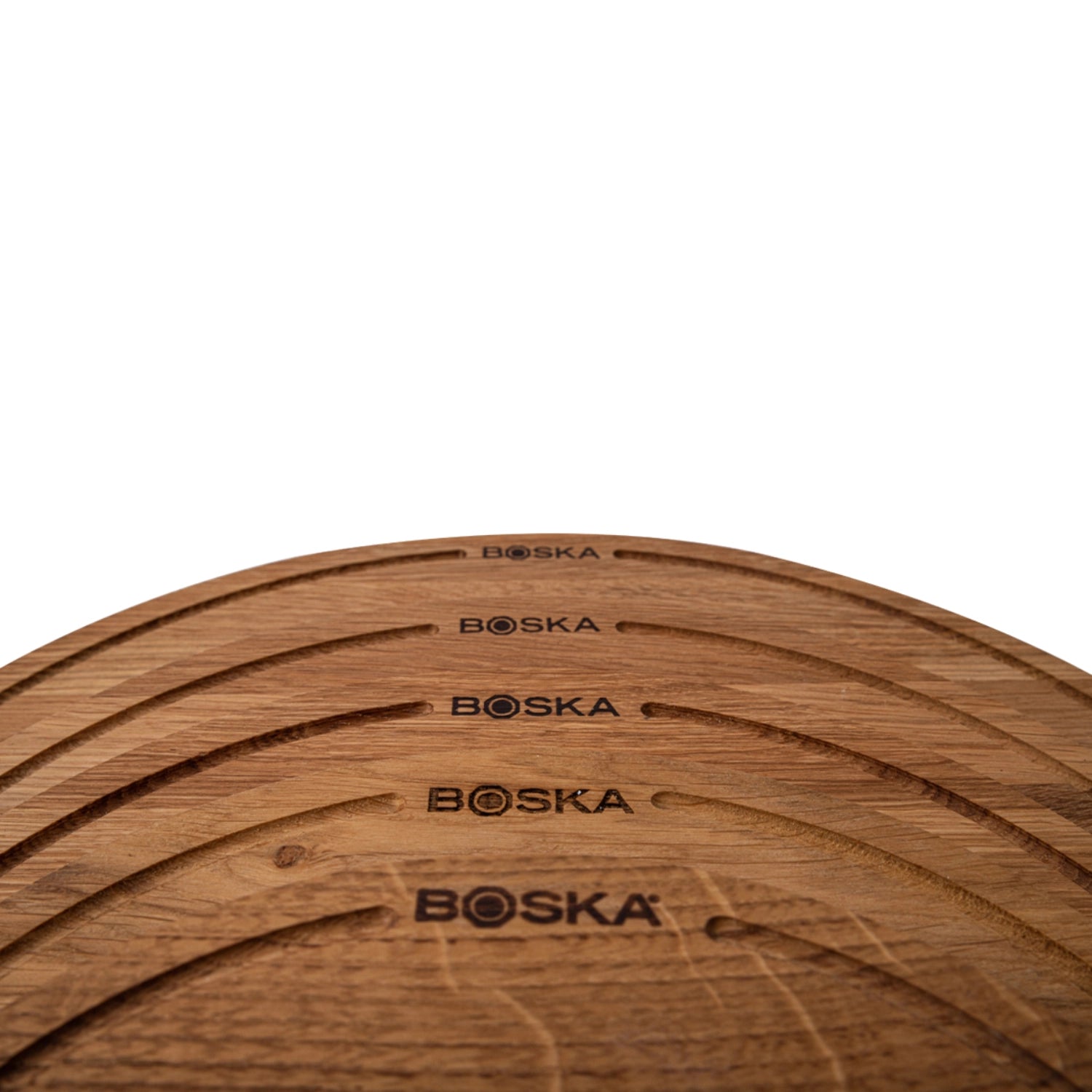 Hochwertiges Pizzabrett aus Eichenholz von Boska, Ø29 cm, perfekt zum Servieren und Schneiden von Pizza, mit natürlicher Holzmaserung.