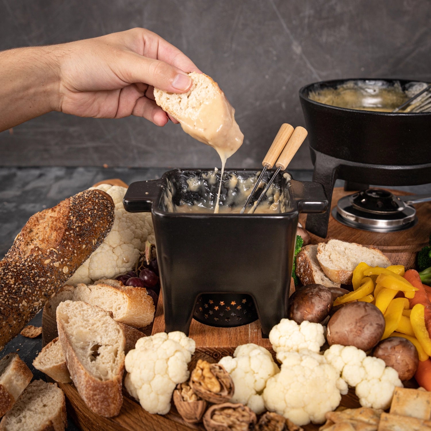 Schwarzes Tapas Fondue Nero L 400ml von Boska, perfekt für gesellige Abende. Stilvolles Design für unvergessliche Fondue-Erlebnisse.
