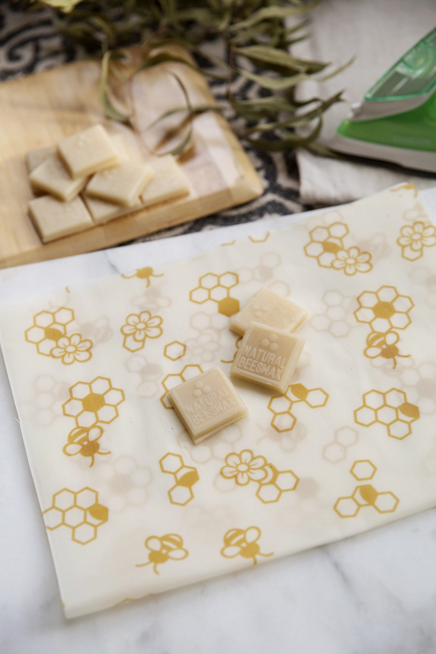 Bienenwachs Nachwachsset von Nuts Innovations – ideal für umweltbewusste Bastler, um eigene Wachstücher selbst herzustellen und Abfall zu reduzieren.