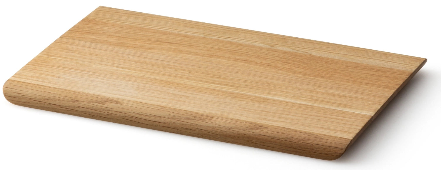 Hochwertiges Eiche Schneidebrett von Continenta, 24x16x1.2cm, ideal für die Zubereitung und Präsentation von Speisen, robust und stilvoll.
