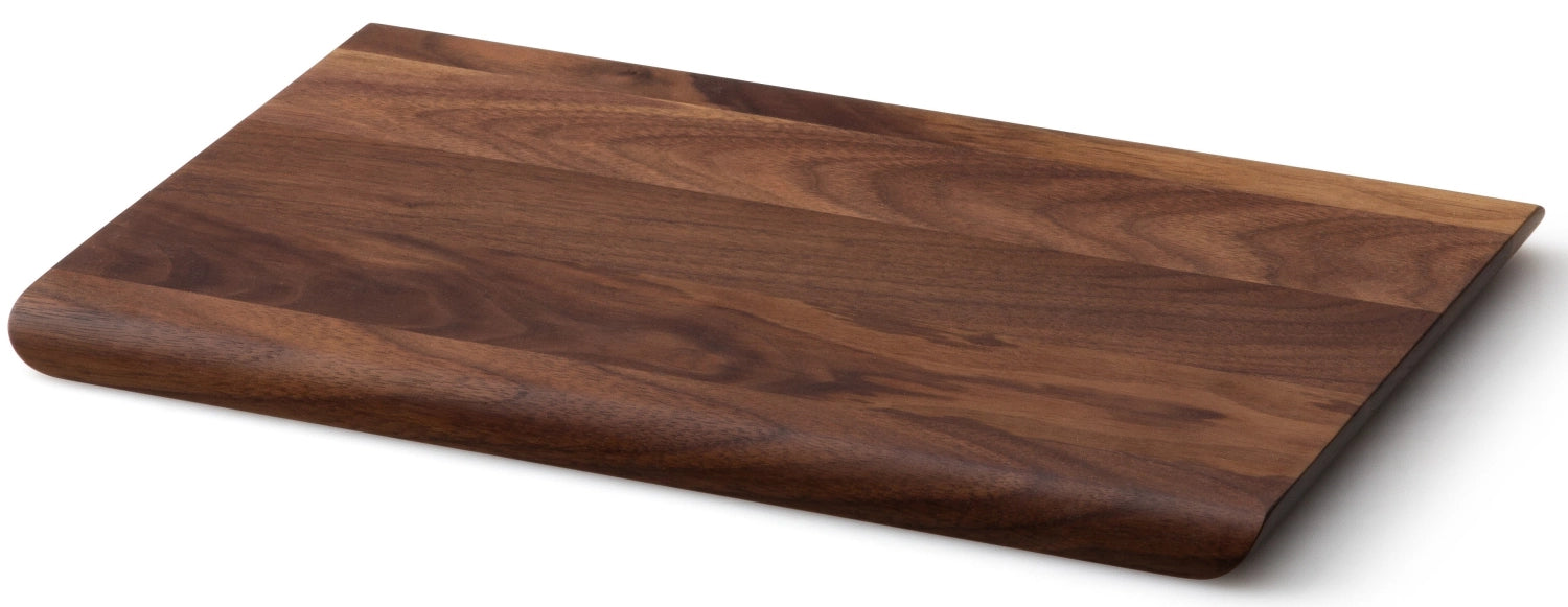 Elegantes Walnuss-Schneidebrett von Continenta, 30x20x1.5cm, langlebig, hochwertig verarbeitet, ideal für Küche und Servieren.