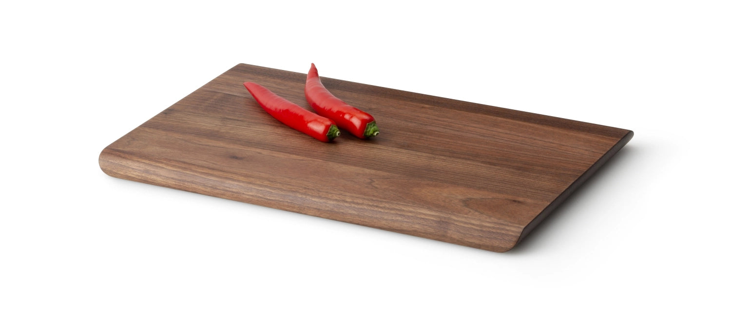 Elegantes Walnuss Schneidebrett von Continenta, 36x24x1.8 cm, perfekt für die Zubereitung von Speisen und als stilvolles Küchenaccessoire.