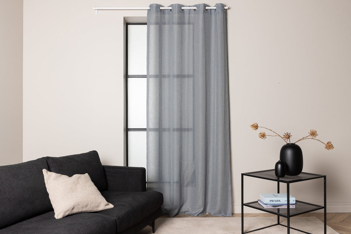 Kaya Vorhang Eyelet 2er Pack in Hellgrau präsentiert im Onlineshop von KAQTU Design AG. Vorhang ist von Venture Home