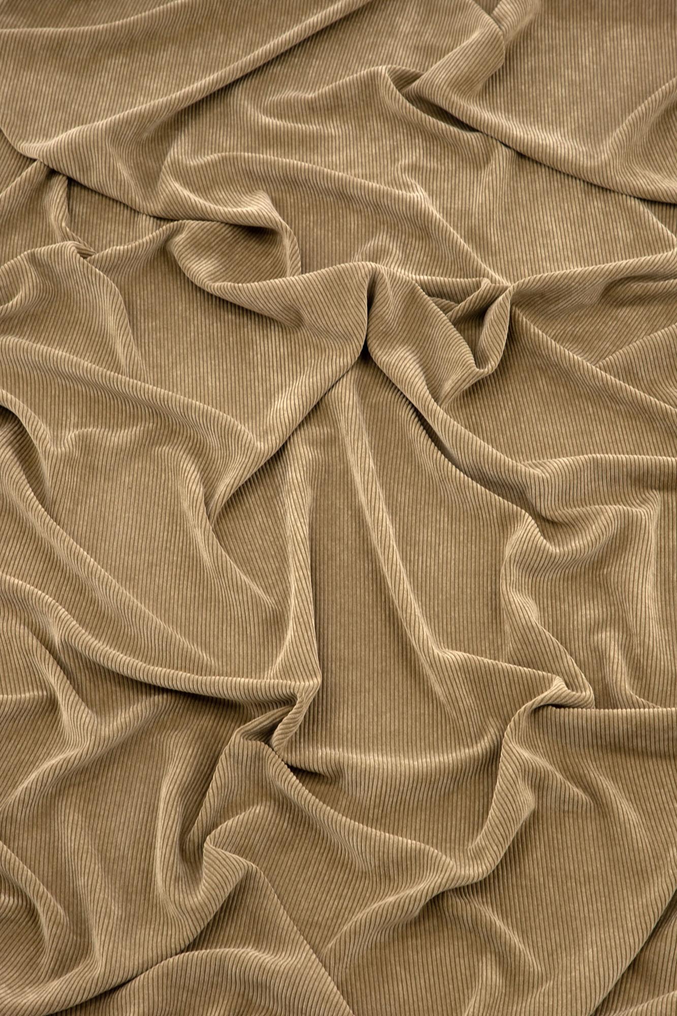 Elma Vorhänge im 2er Pack: Hochwertige Polyester-Vorhänge für elegantes Wohnen. Pflegeleicht, robust und vielseitig einsetzbar.