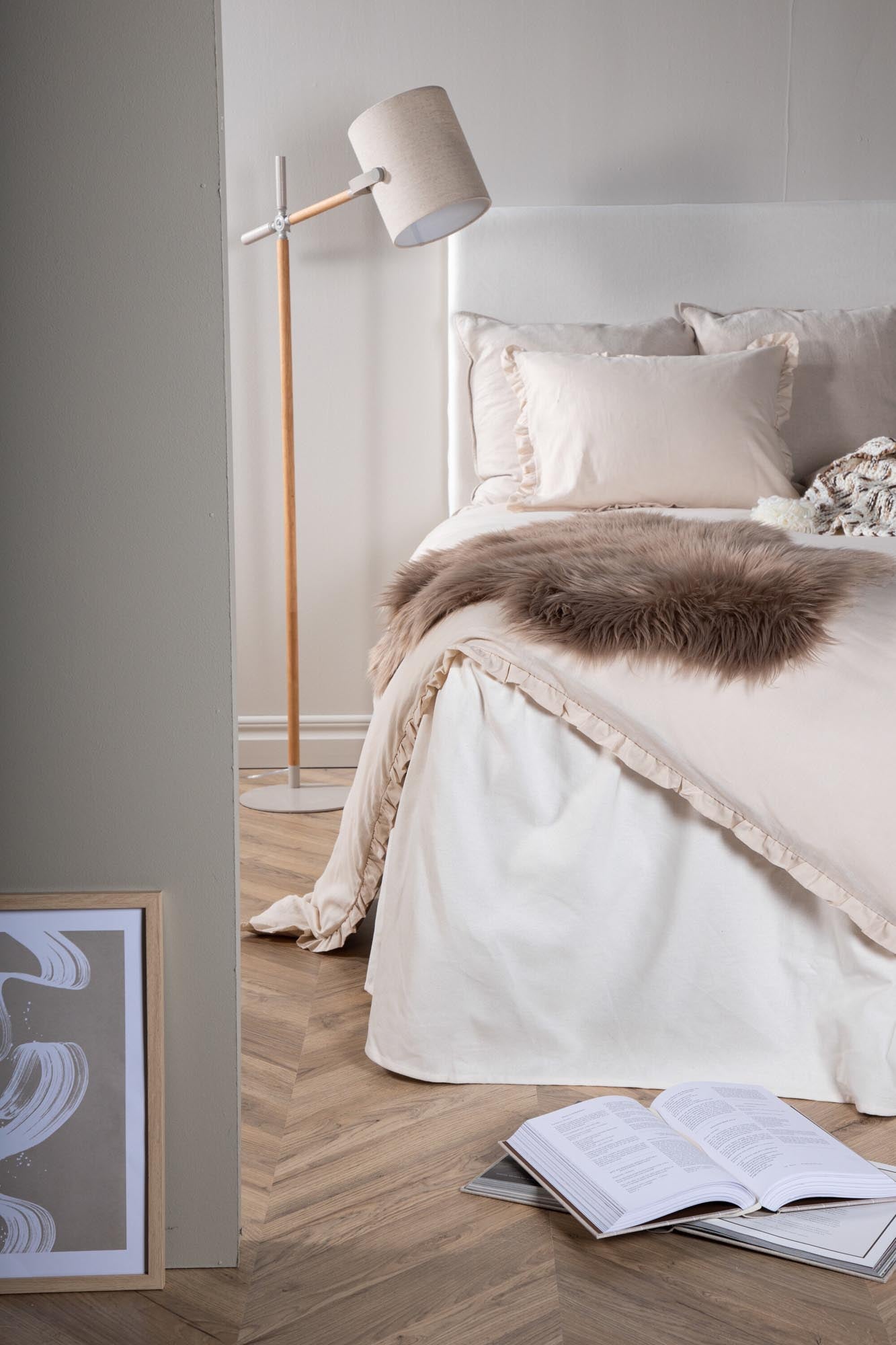 Katy Schaffell von Venture Home: Elegantes Kunstfell in erdigem Braun, 60x90 cm. Perfekt für Gemütlichkeit und Stil in jedem Raum.