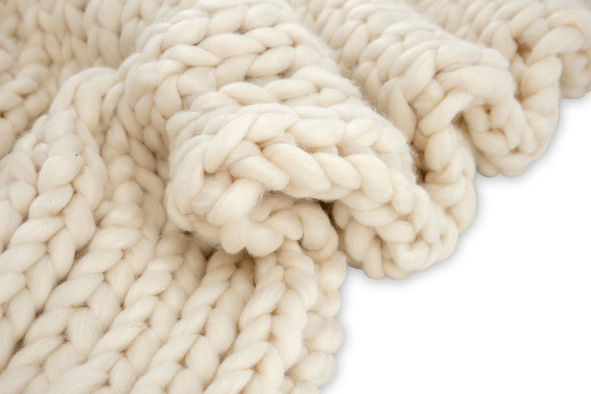 Kate Throw in Cremefarben präsentiert im Onlineshop von KAQTU Design AG. Wolldecke ist von Venture Home