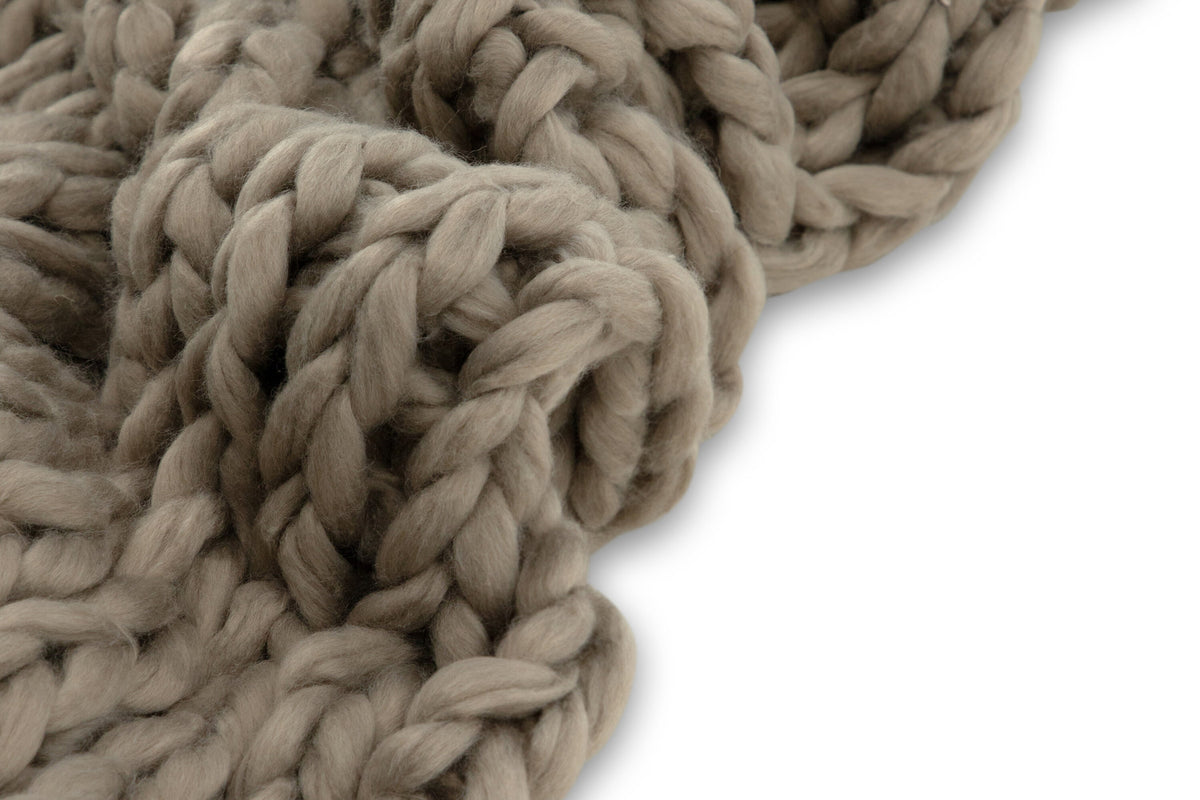 Kate Throw in Braun präsentiert im Onlineshop von KAQTU Design AG. Wolldecke ist von Venture Home