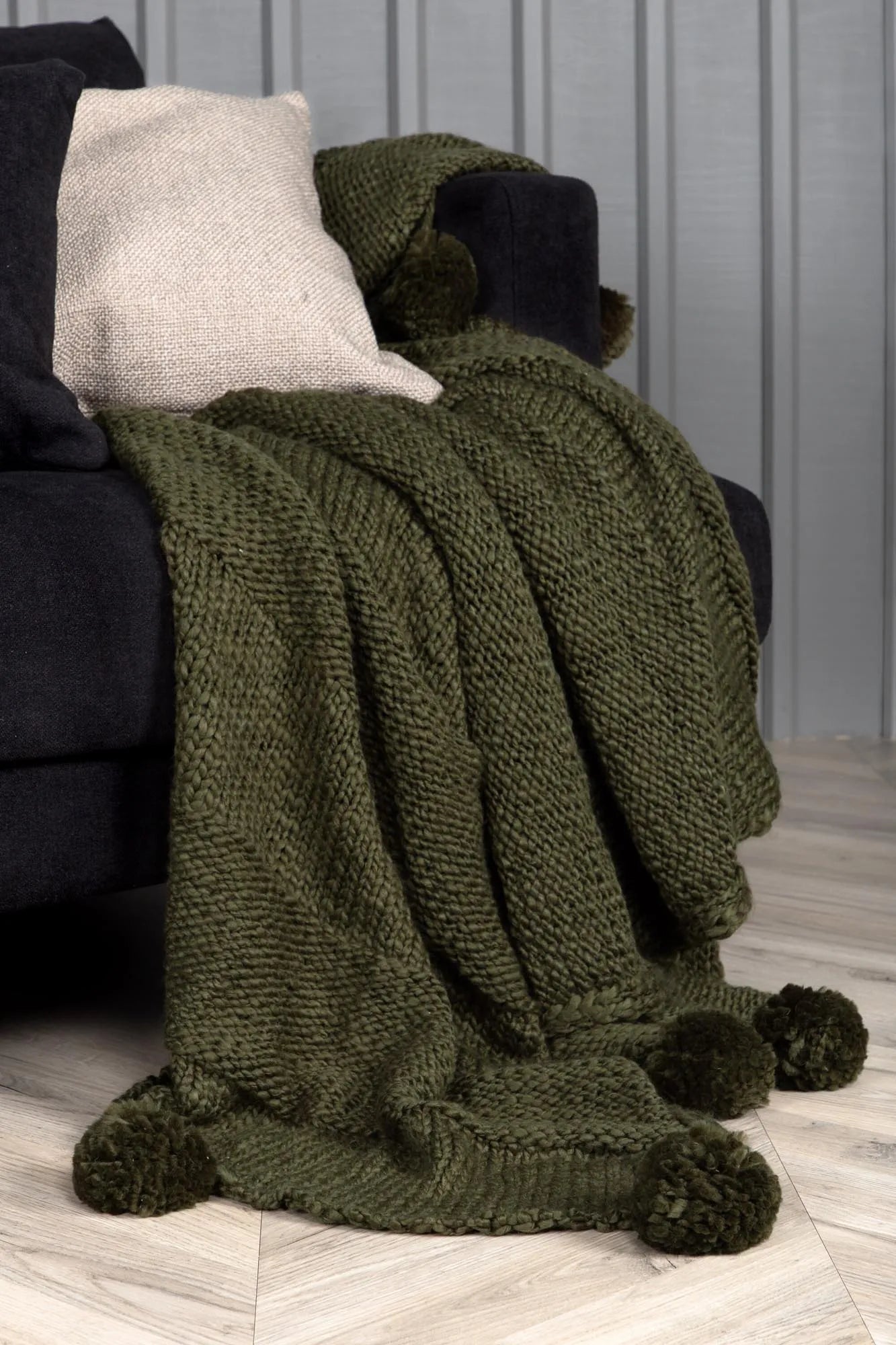 Kuschelige Anny Throw Decke in Beige für gemütliche Wohlfühlmomente.