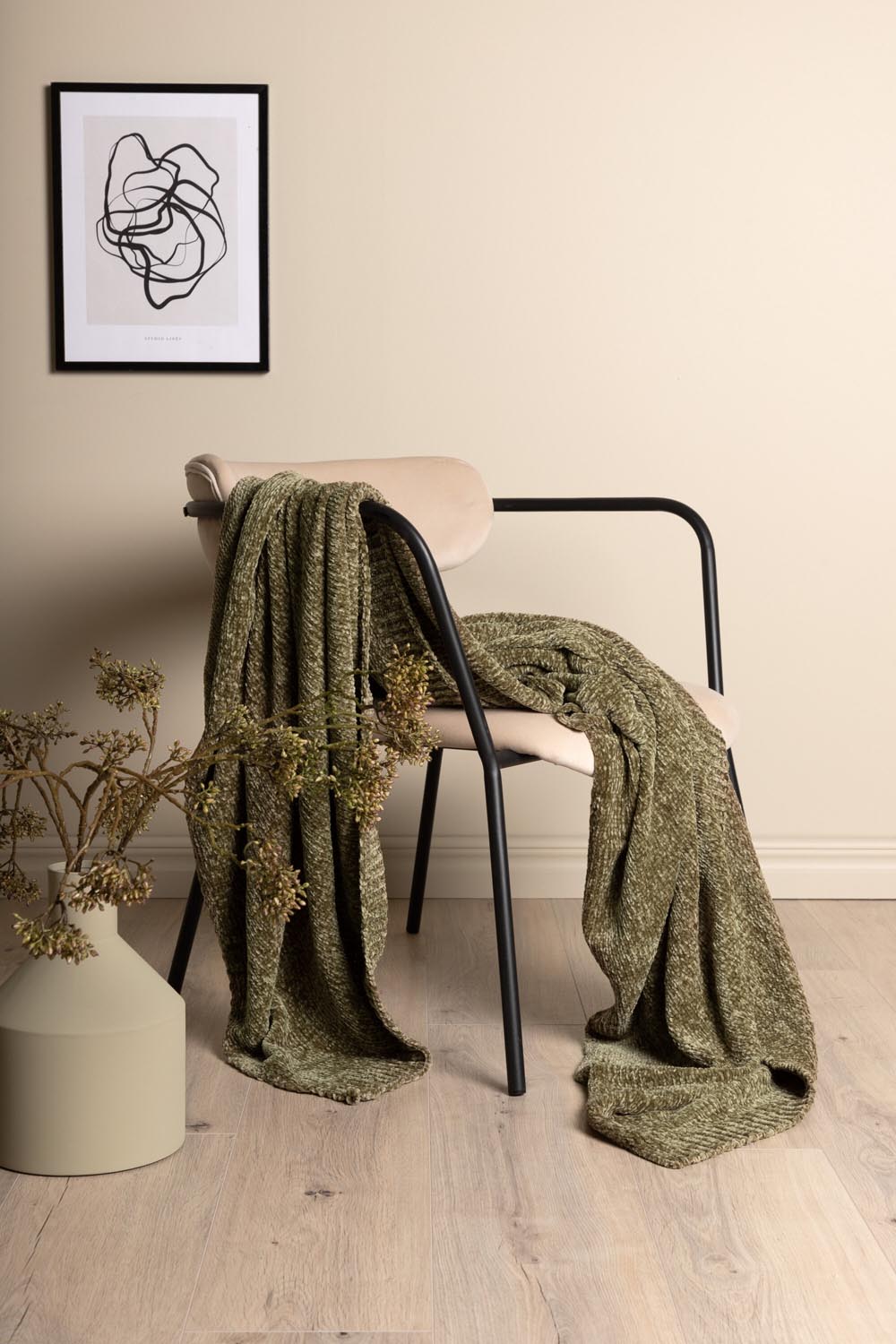 Ally Throw in Moosgrün präsentiert im Onlineshop von KAQTU Design AG. Wolldecke ist von Venture Home