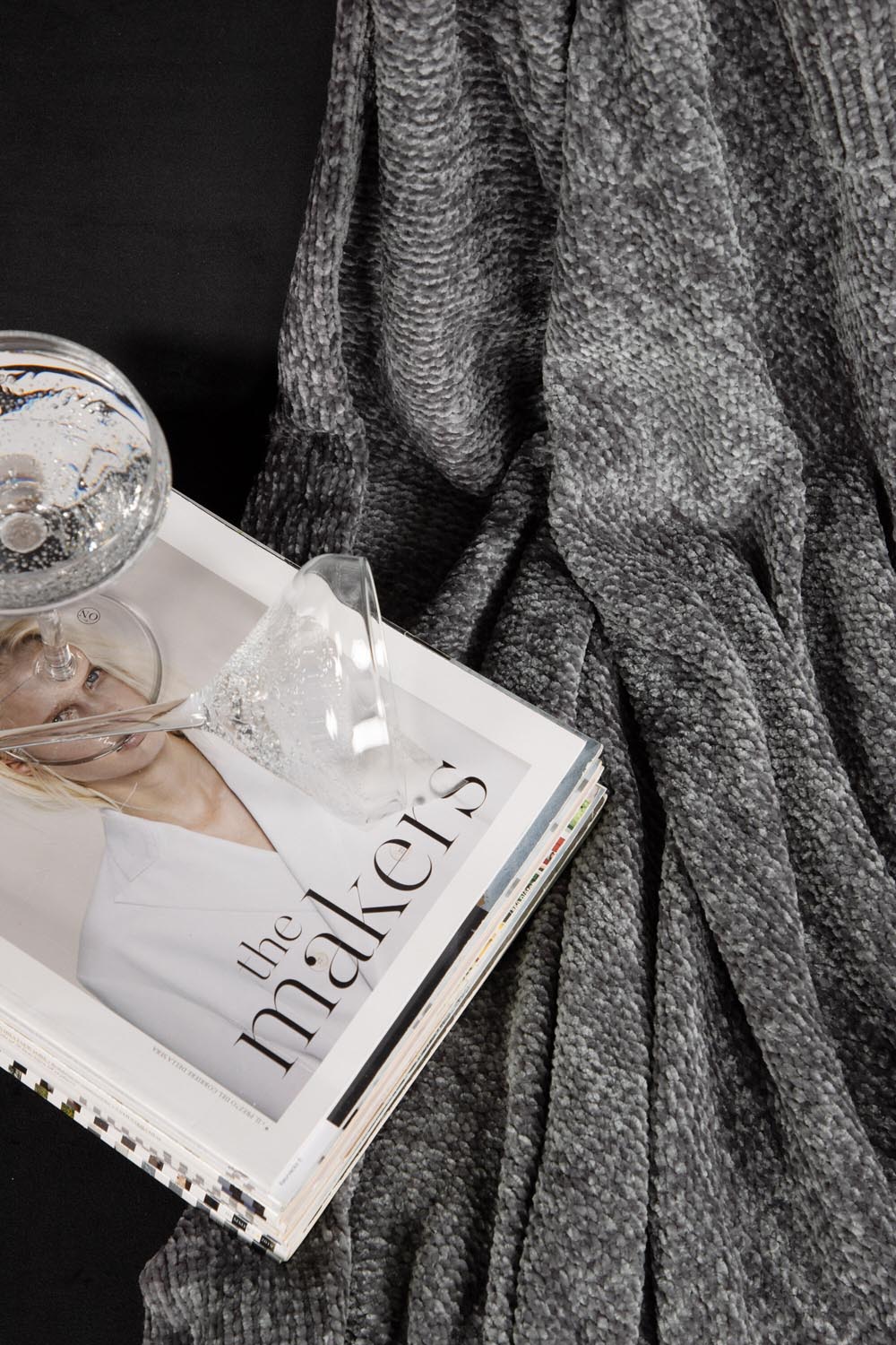 Ally Throw in Dunkelgrau präsentiert im Onlineshop von KAQTU Design AG. Wolldecke ist von Venture Home