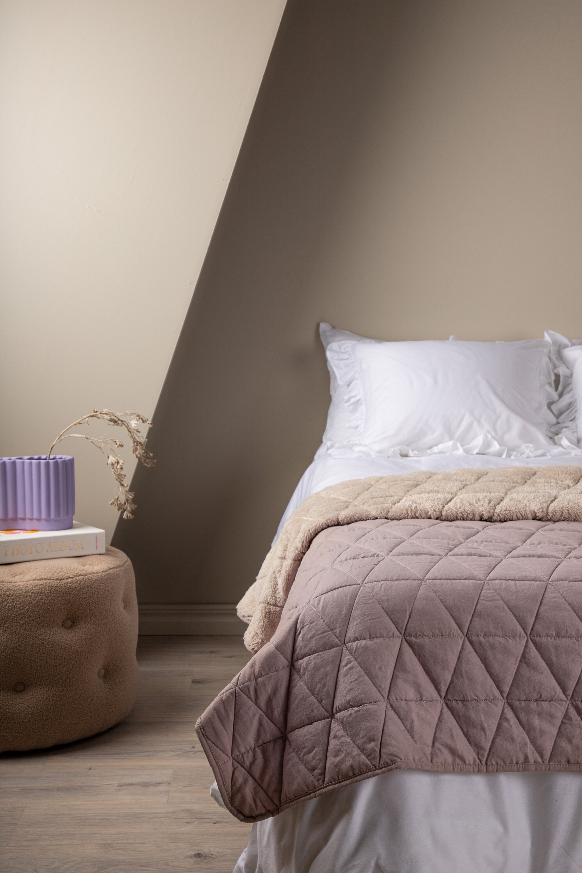 Nilla Tagesdecke in Altrosa präsentiert im Onlineshop von KAQTU Design AG. Bettüberwurf ist von Venture Home