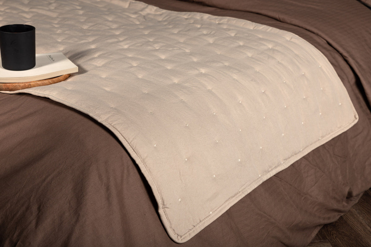 Sally Tagesdecke in Beige präsentiert im Onlineshop von KAQTU Design AG. Bettüberwurf ist von Venture Home