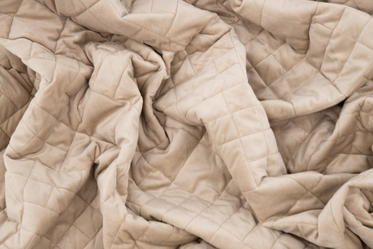Jilly Tagesdecke in Beige präsentiert im Onlineshop von KAQTU Design AG. Bettüberwurf ist von Venture Home