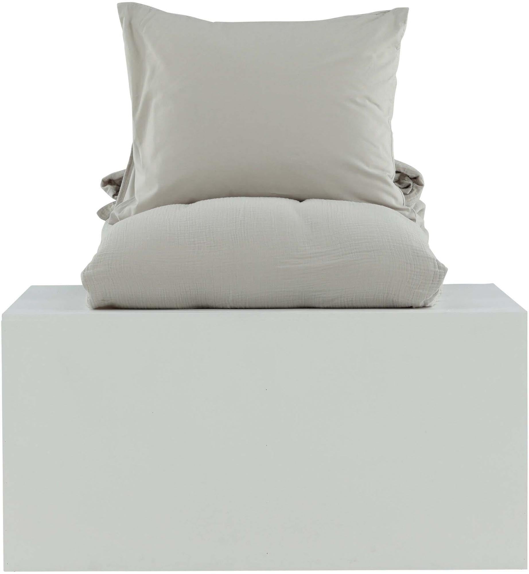 Mila Bettgarnitur in Hellgrau präsentiert im Onlineshop von KAQTU Design AG. Bettwäsche ist von Venture Home