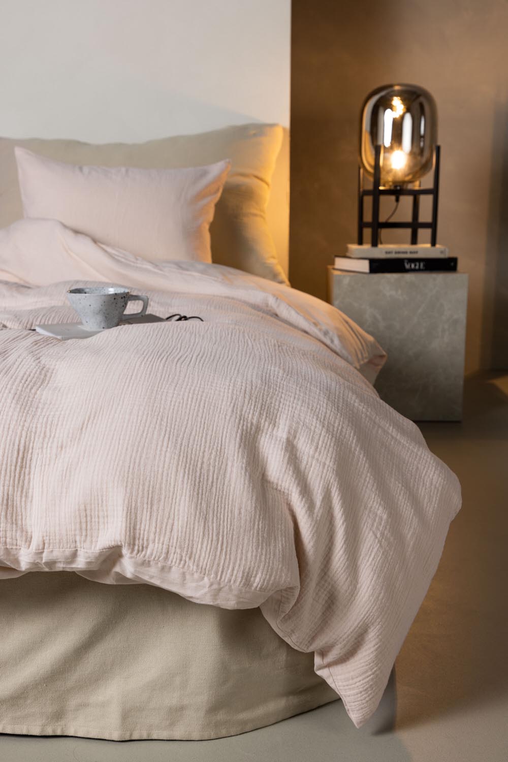 Mila Bettgarnitur Kombo in Hell-Pink präsentiert im Onlineshop von KAQTU Design AG. Bettwäsche ist von Venture Home