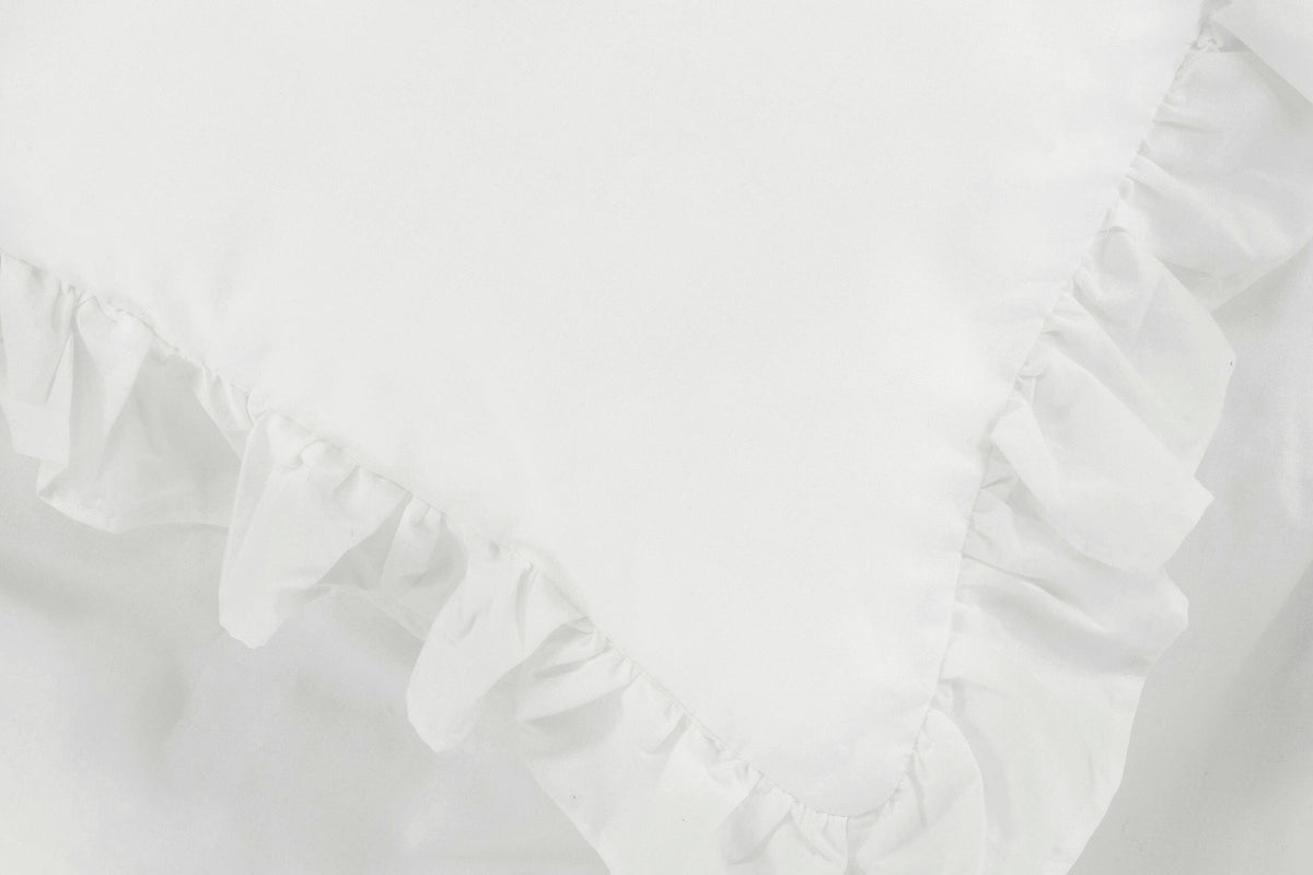 Levi Bettgarnitur in Weiss präsentiert im Onlineshop von KAQTU Design AG. Bettwäsche ist von Venture Home