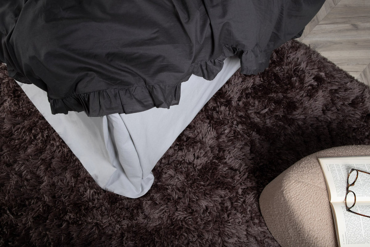 Levi Bettgarnitur in Anthrazit präsentiert im Onlineshop von KAQTU Design AG. Bettwäsche ist von Venture Home