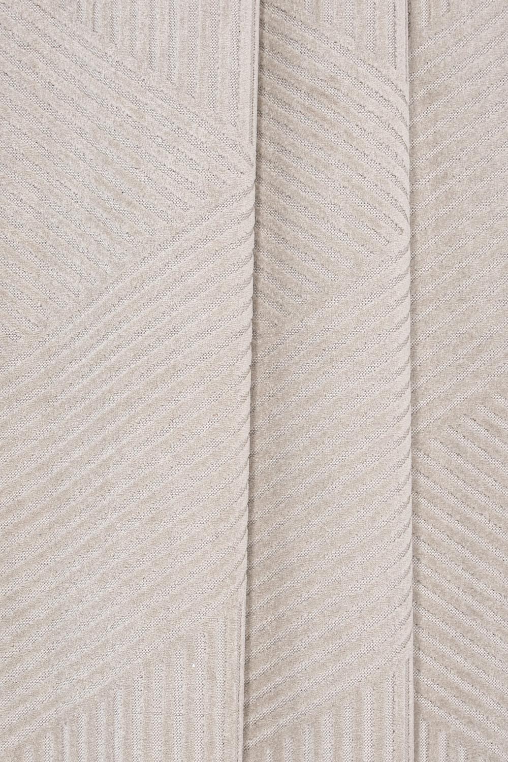 Aron Teppich in Weiss präsentiert im Onlineshop von KAQTU Design AG. Teppich ist von Venture Home