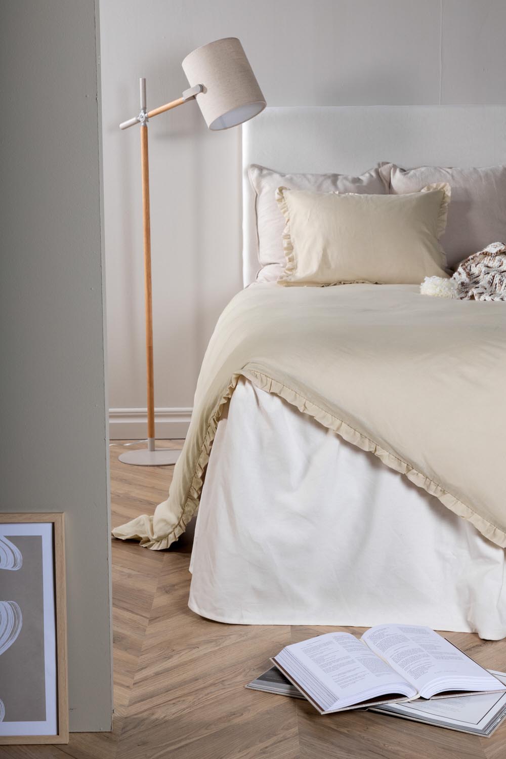 Lias Bettgarnitur in Beige präsentiert im Onlineshop von KAQTU Design AG. Bettwäsche ist von Venture Home